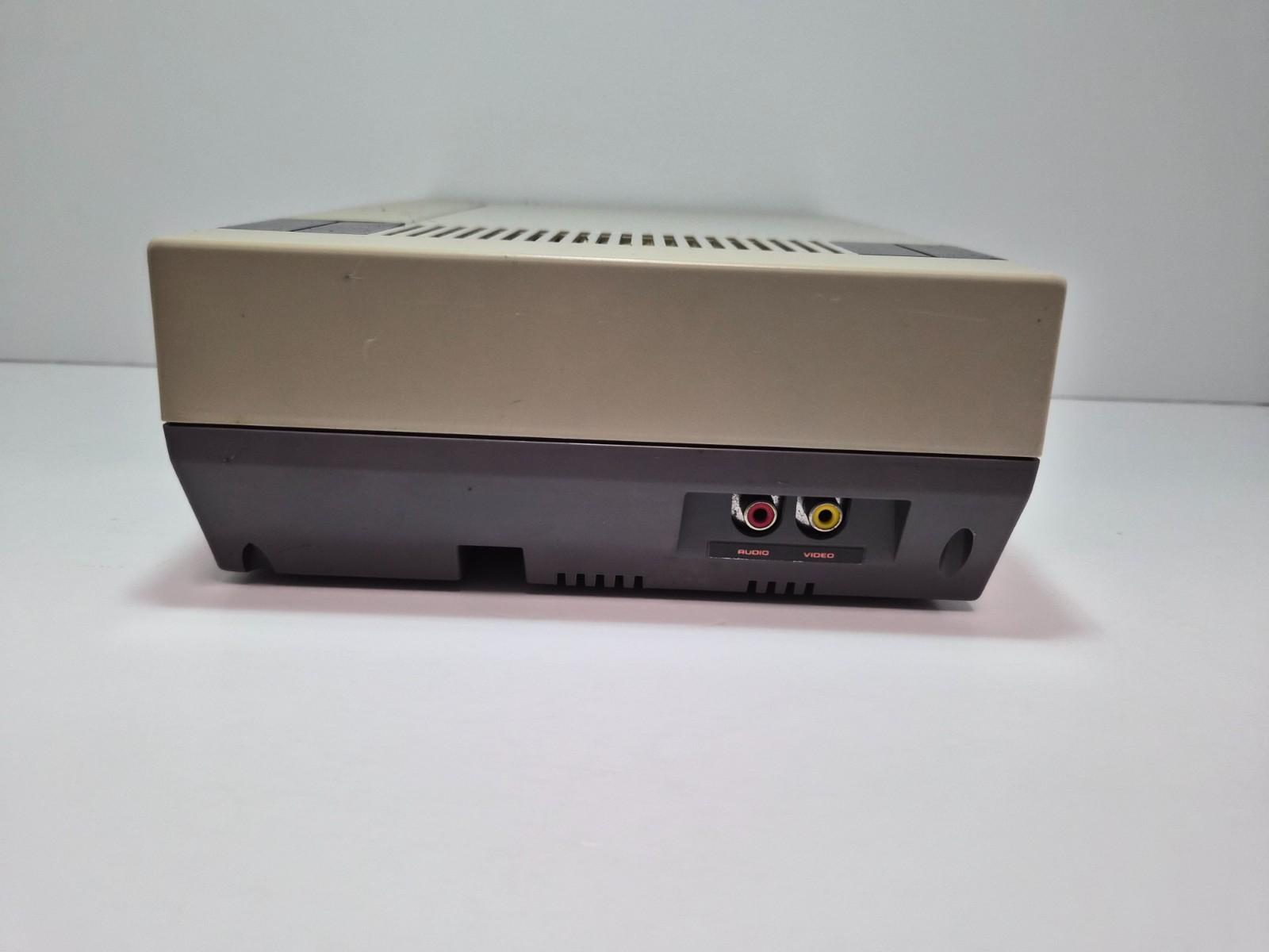 Nintendo NES Console Bundle w/ Controller AV to HDMI Adapter & All Cables Tested