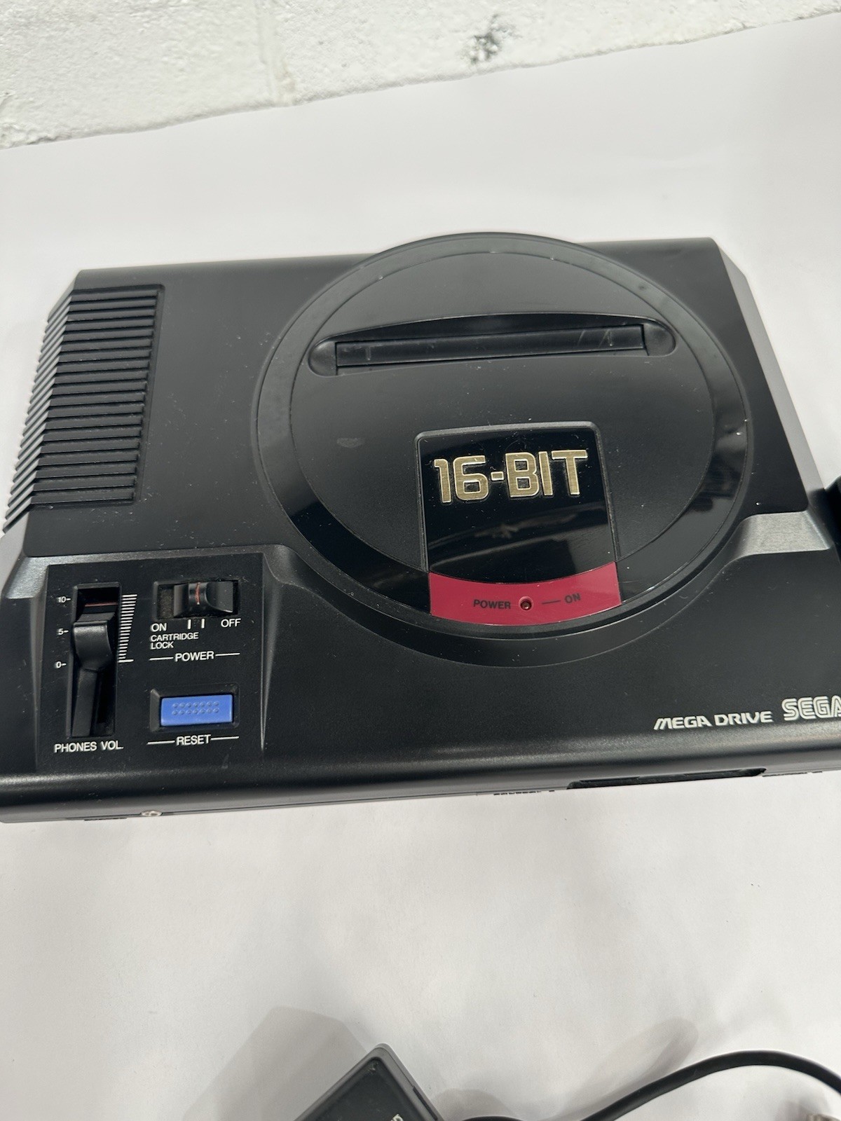 VINTAGE SEGA MEGA DRIVE BOXED WORKING CONSOLE 16 Bit PAL 1601-11 NTSC JAPAN BOX