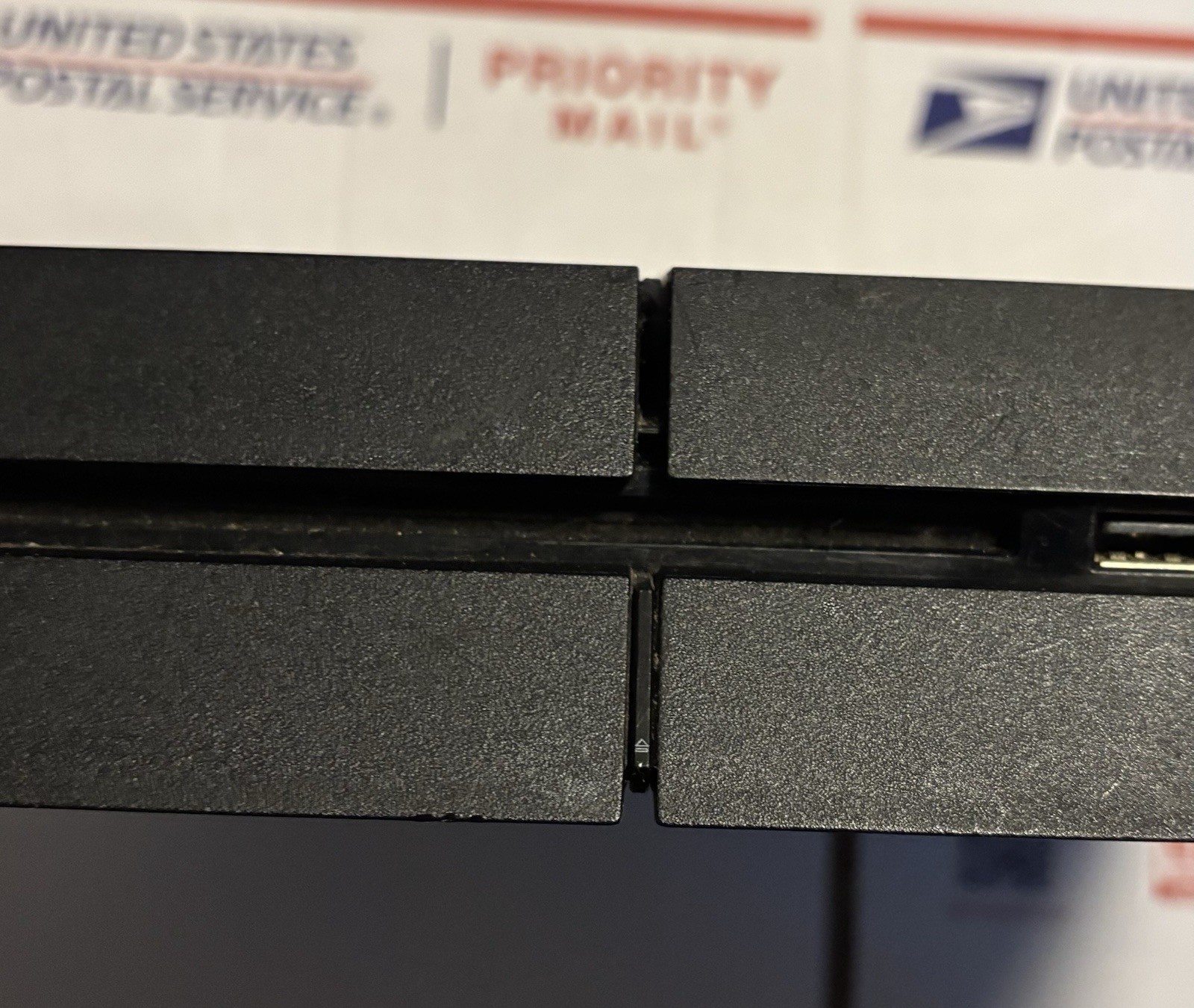 (Broken) Sony PlayStation 4 Home Console – Black (Pls Read Description)