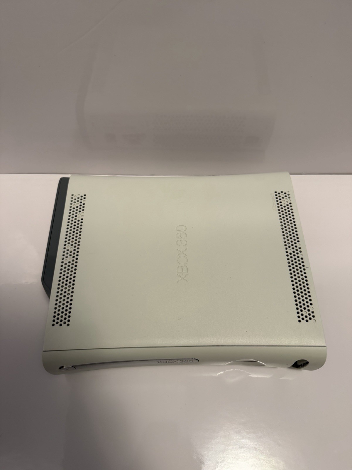 Microsoft Xbox 360 Pro 120GB Home Console Complete With 4 Random Games