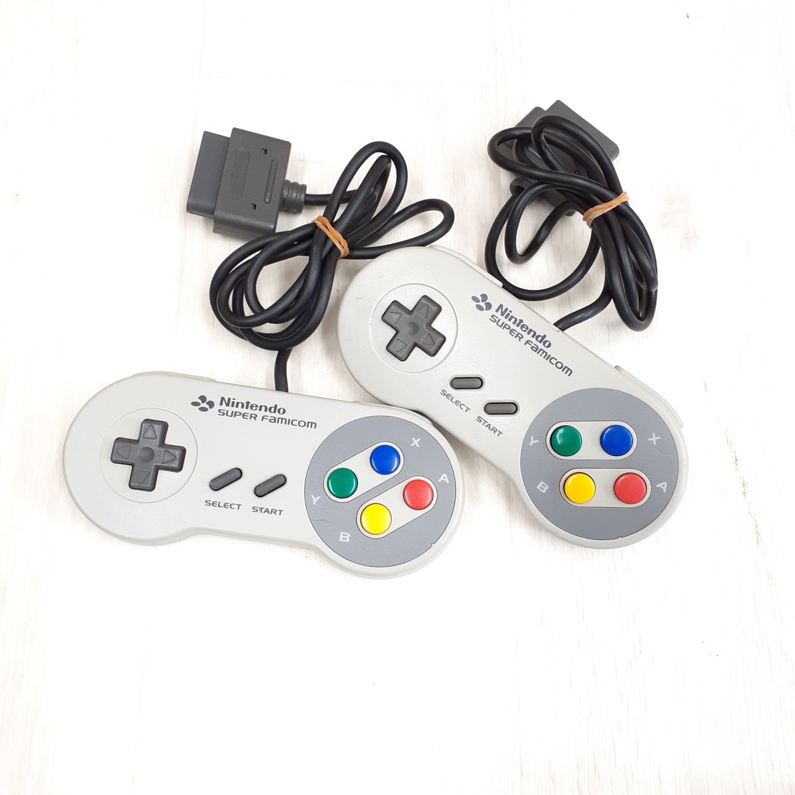 Nintendo Japanese Super Famicom Console in box with 6 games CIB SNES SHVC-001