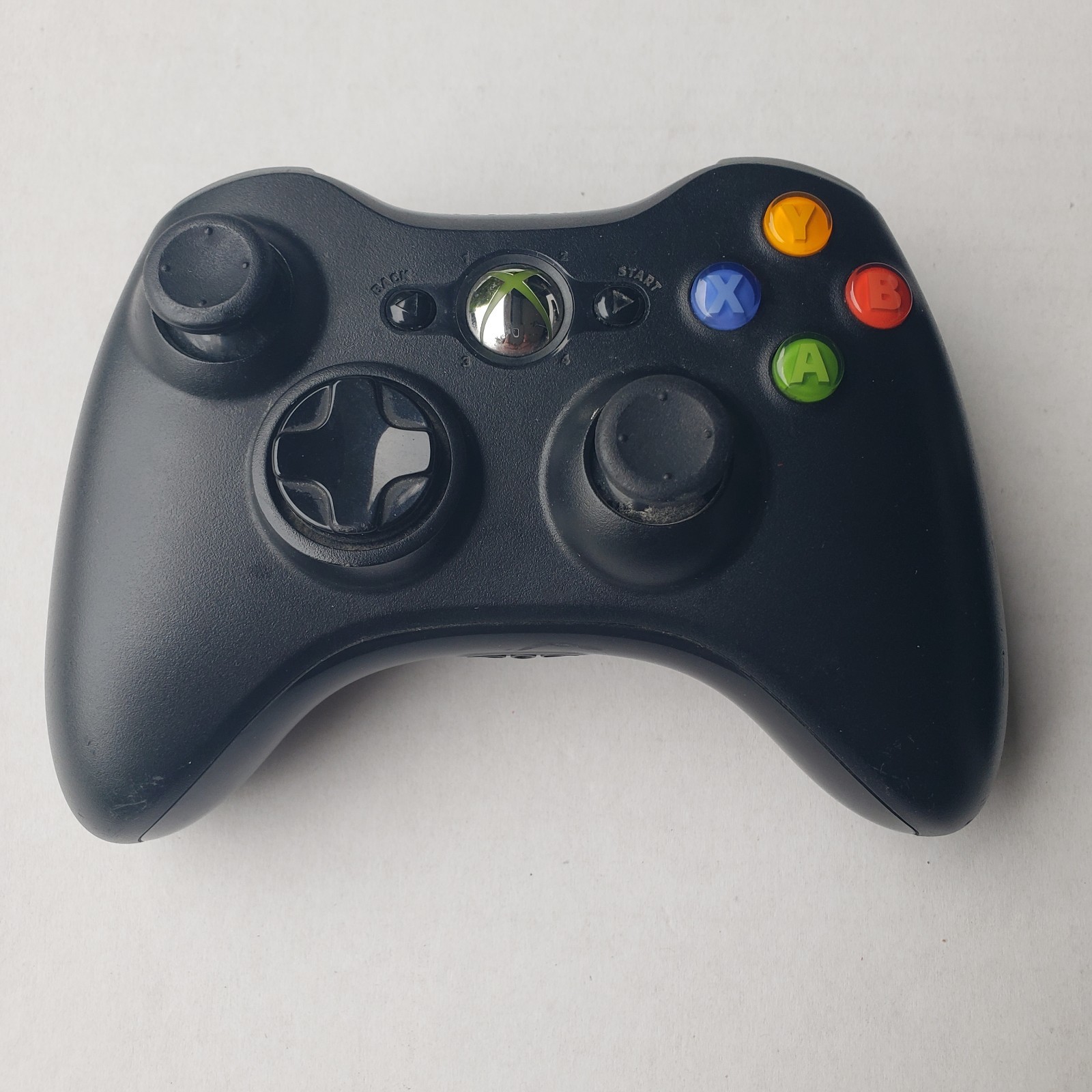 Microsoft Xbox 360 S 4GB Black Console 1439 with Kinect OEM Controller & 2 Games