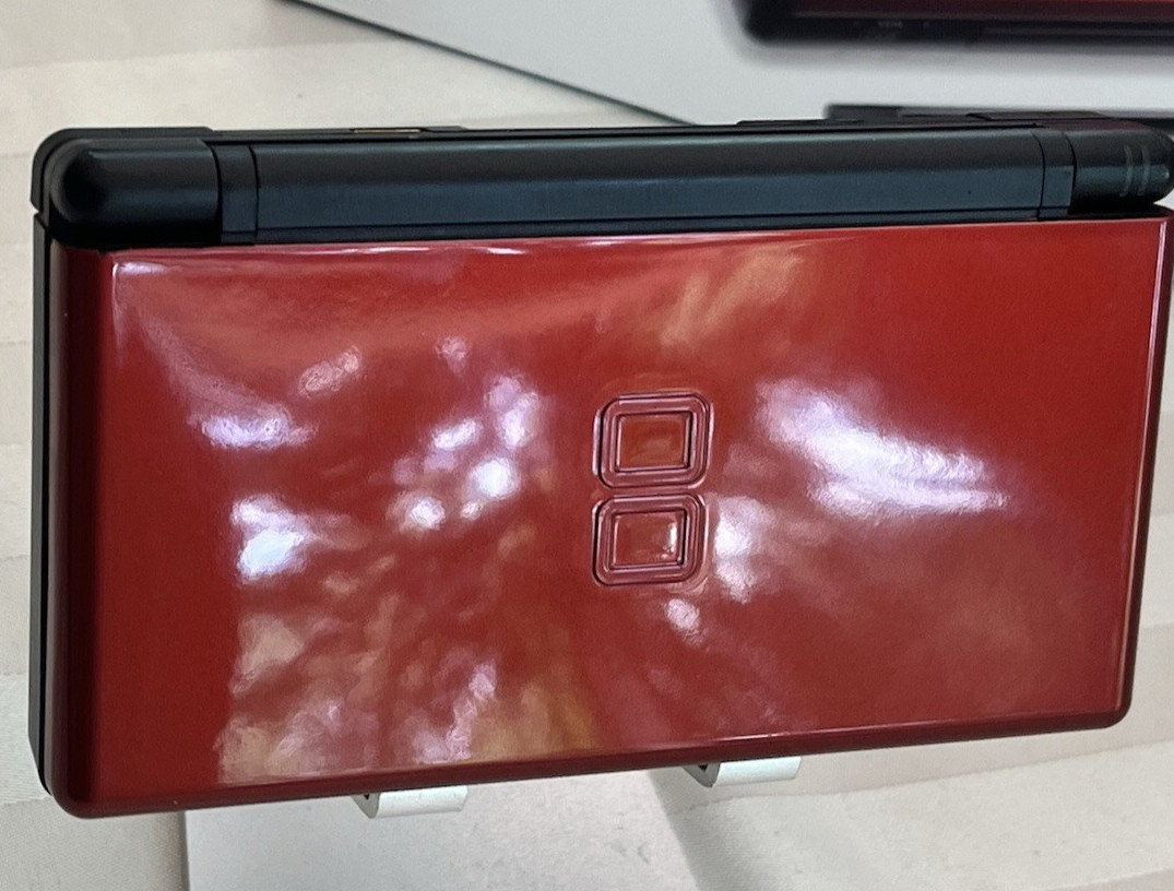 Nintendo DS Lite Crimson USG-001 Near-CIB Tested/Working – VERY NICE CONDITION!