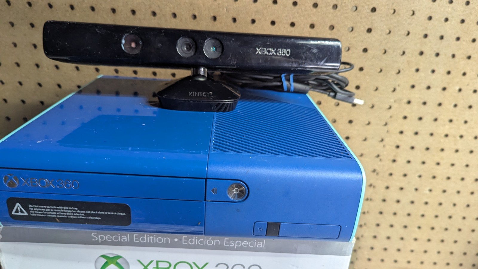 Microsoft Xbox 360 E 500GB Special Edition Console Kinect Bundle BLUE