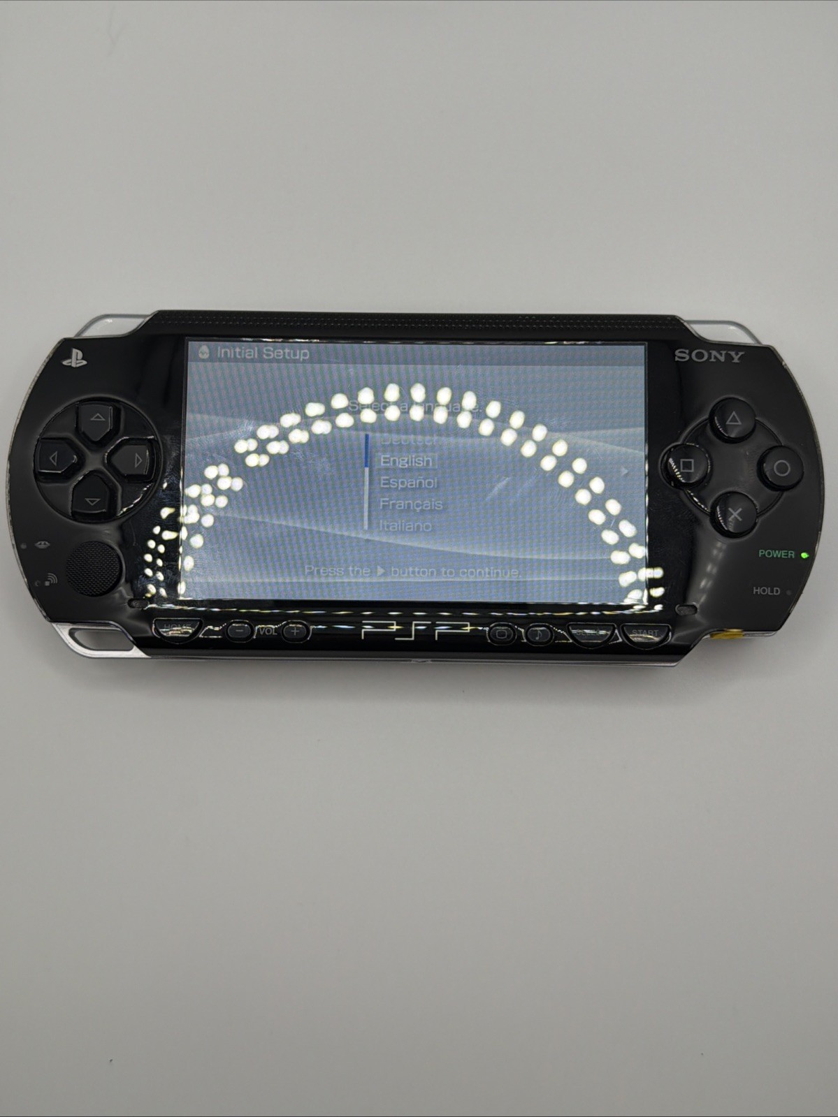 SONY PSP 1001 BLACK BUNDLE *TESTED* 2 OF THE 1GB STICK, 6 GAMES, + CARRY CASE