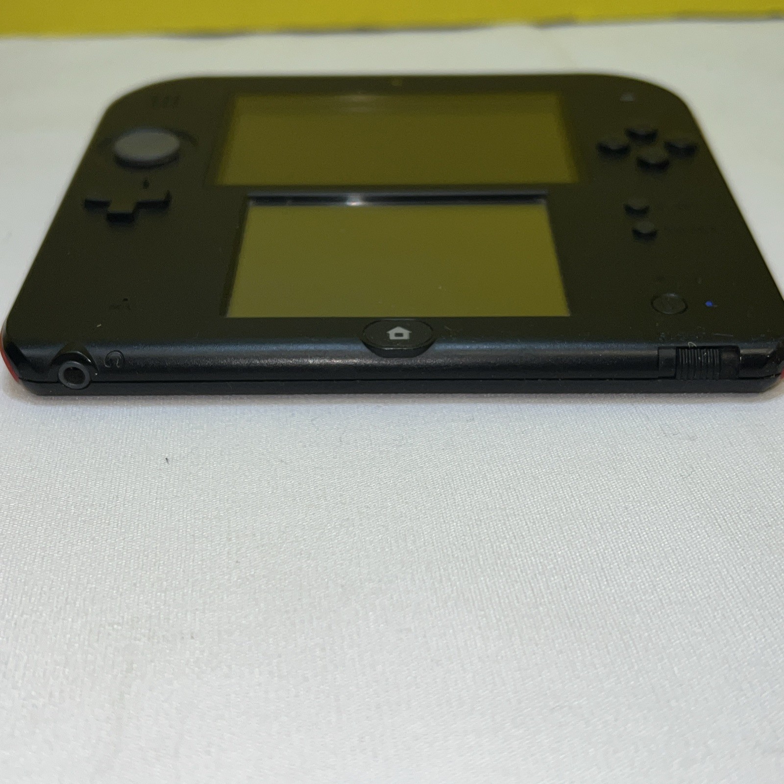 Nintendo 2DS Handheld Game Console FTR-001 Blk/Red Tested + Guitar Hero On Tour
