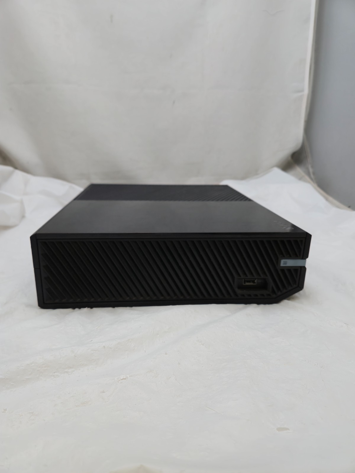 Microsoft Xbox One : Black : Console-only : 1540 : Tested & Works