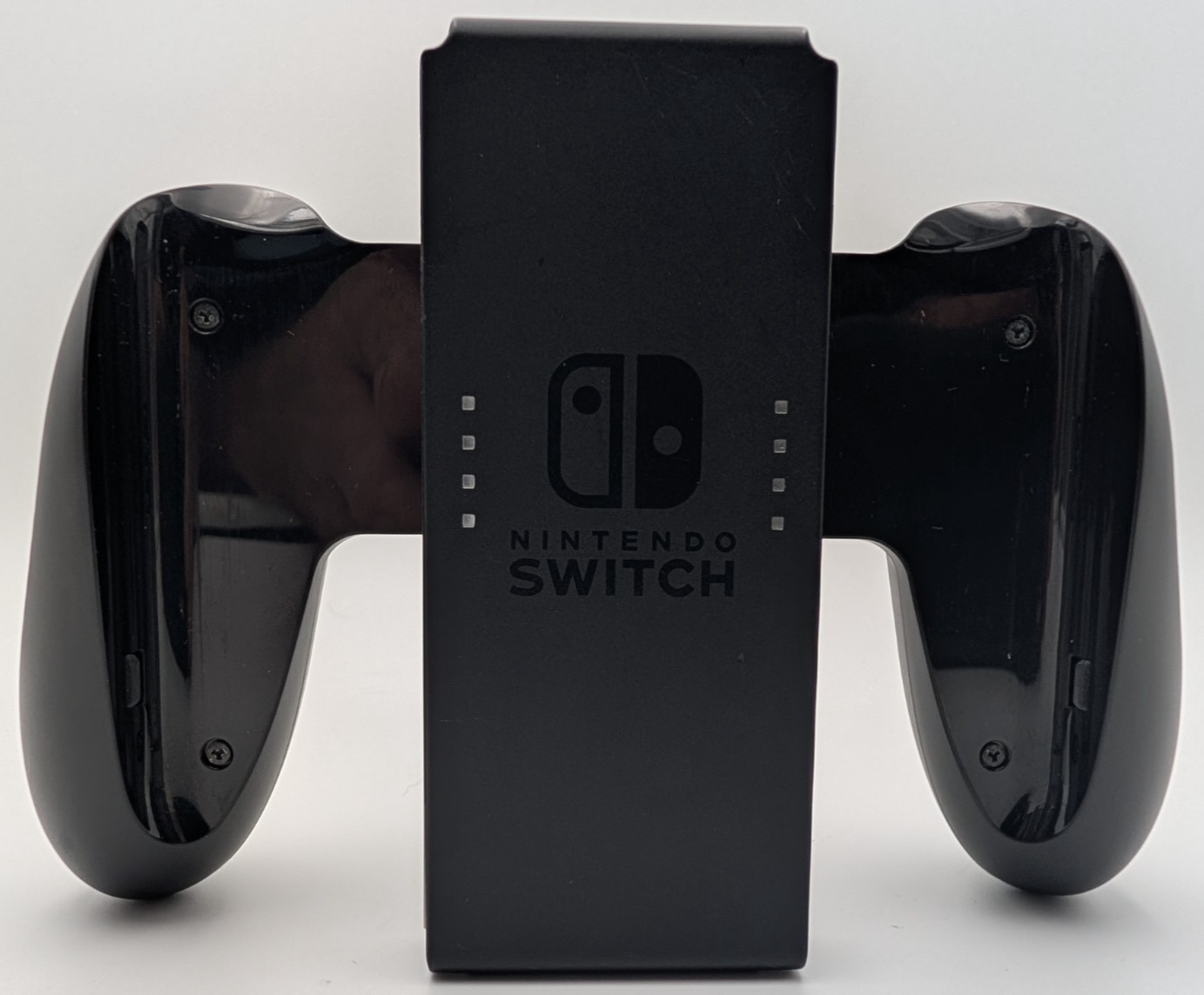 Nintendo Switch Accessories Lot – Official Dock, Joy‑Con Grip & Wired Headset