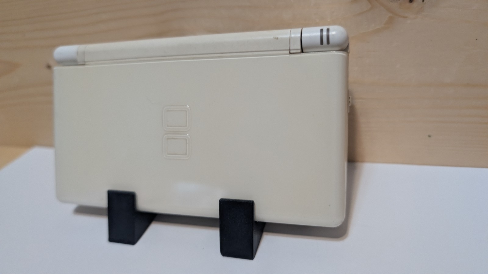 Nintendo DS Lite White Handheld USG-001 W/Charger *Tested* Dead Left Speaker