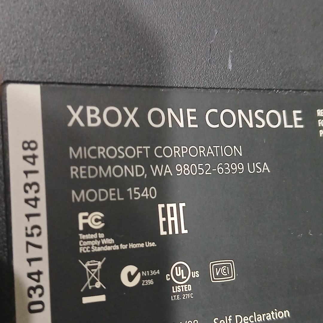 Microsoft Xbox One Console 1540 500GB SSHD W Original Box, Controller & Kinect