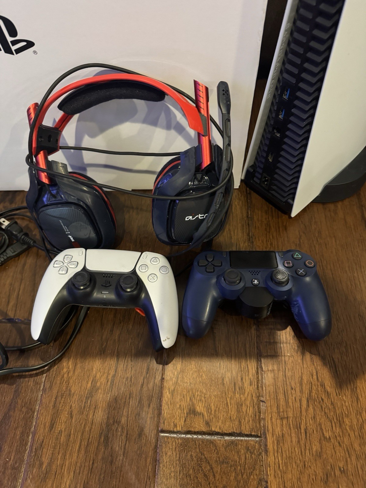 Sony PlayStation 5 PS5 825GB CFI-1215A Bundle 2 Controllers And Headset