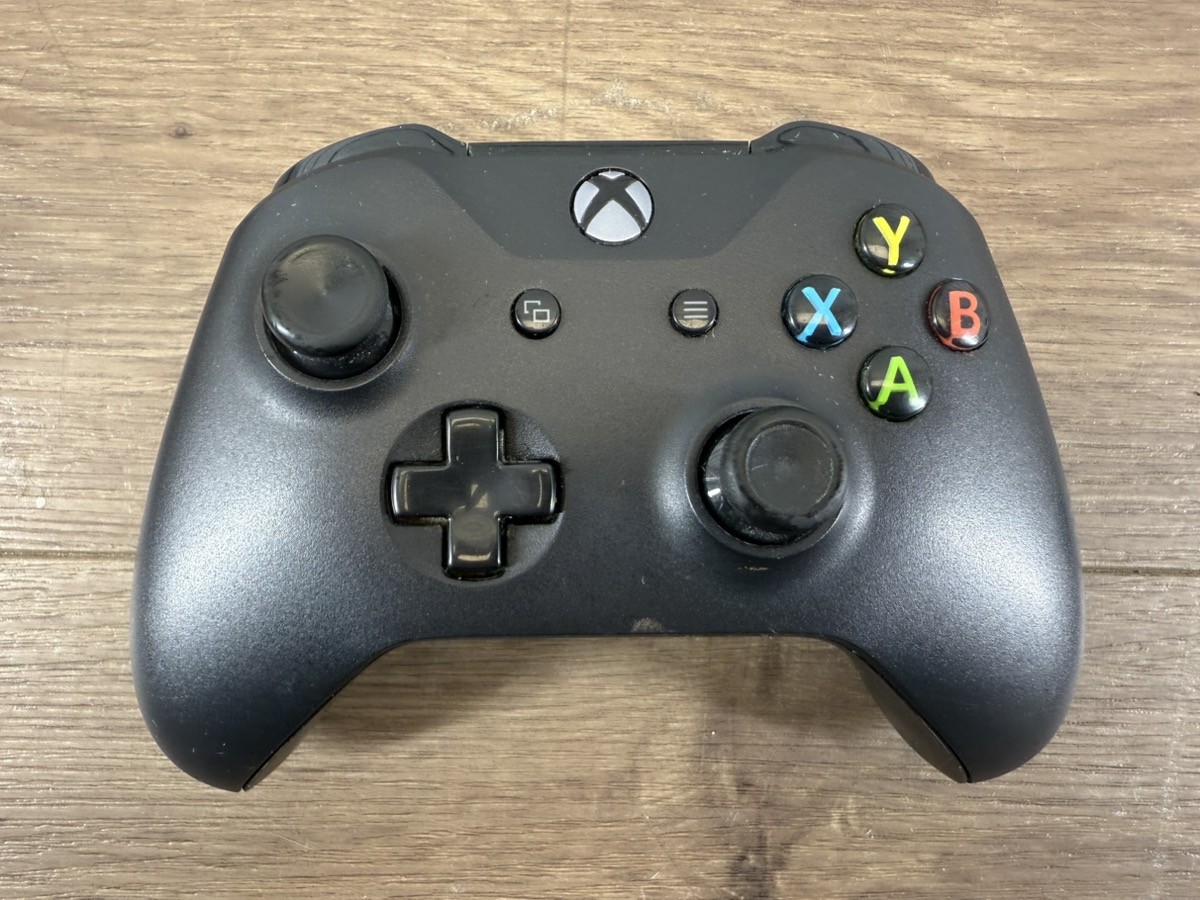 MICROSOFT XBOX ONE S – 1681 CONSOLE – 500GB ONE CONTROLLER (WCP037646)