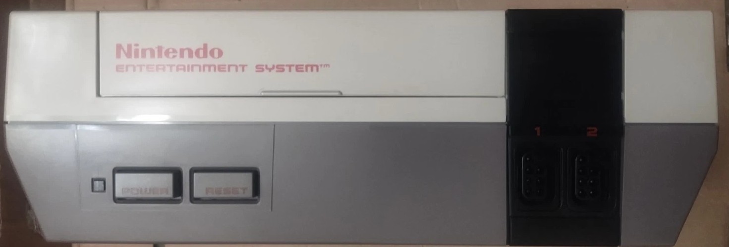 Nintendo Entertainment System NES Action Set *NO GAME* Clean Console, Accessorie