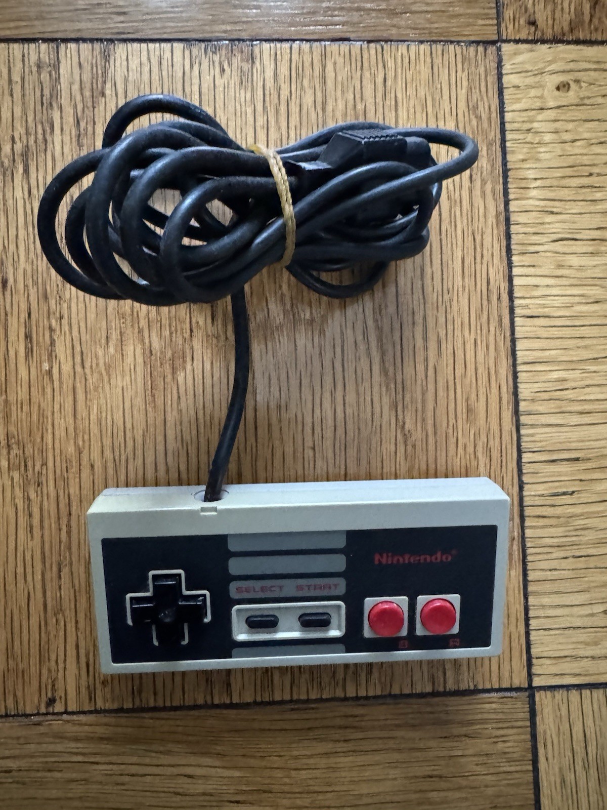 Vintage 1985 Nintendo Entertainment System NES Video Game Console NES-001 Extras