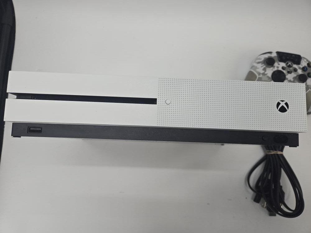 MICROSOFT XBOX ONE S – CONSOLE – 500GB – 1681 (VA5019144)