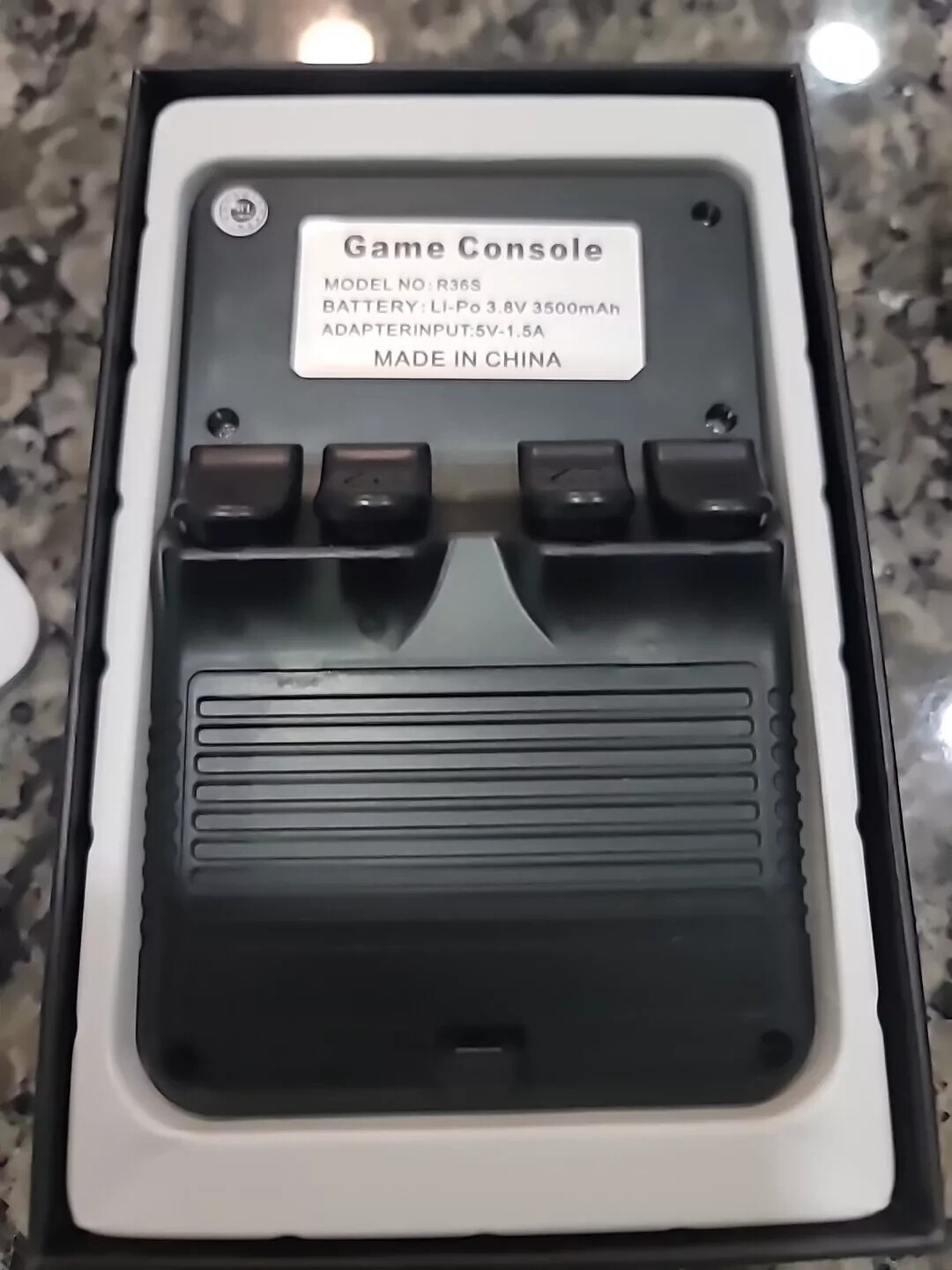 R36S 64GB Retro Handheld Game Console 3.5″ Display 5000 Games