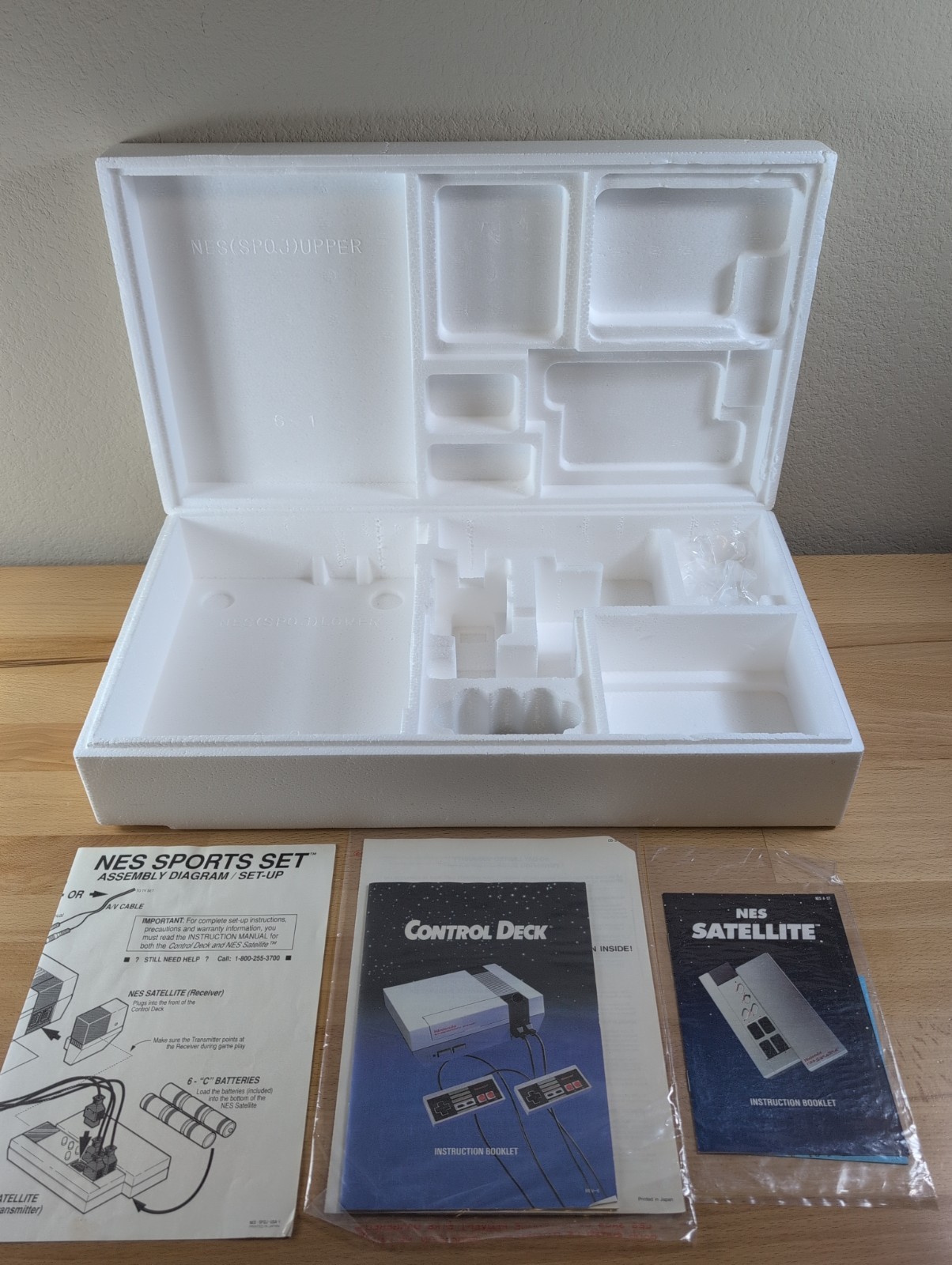 Nintendo NES SPORTS SET Console + Box, Cords, Satellite, 4x Controllers CIB