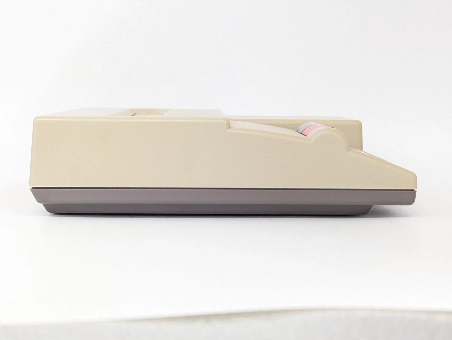 Z617 Nintendo New Famicom Console HVC-101 AV NES2 JAPAN USED