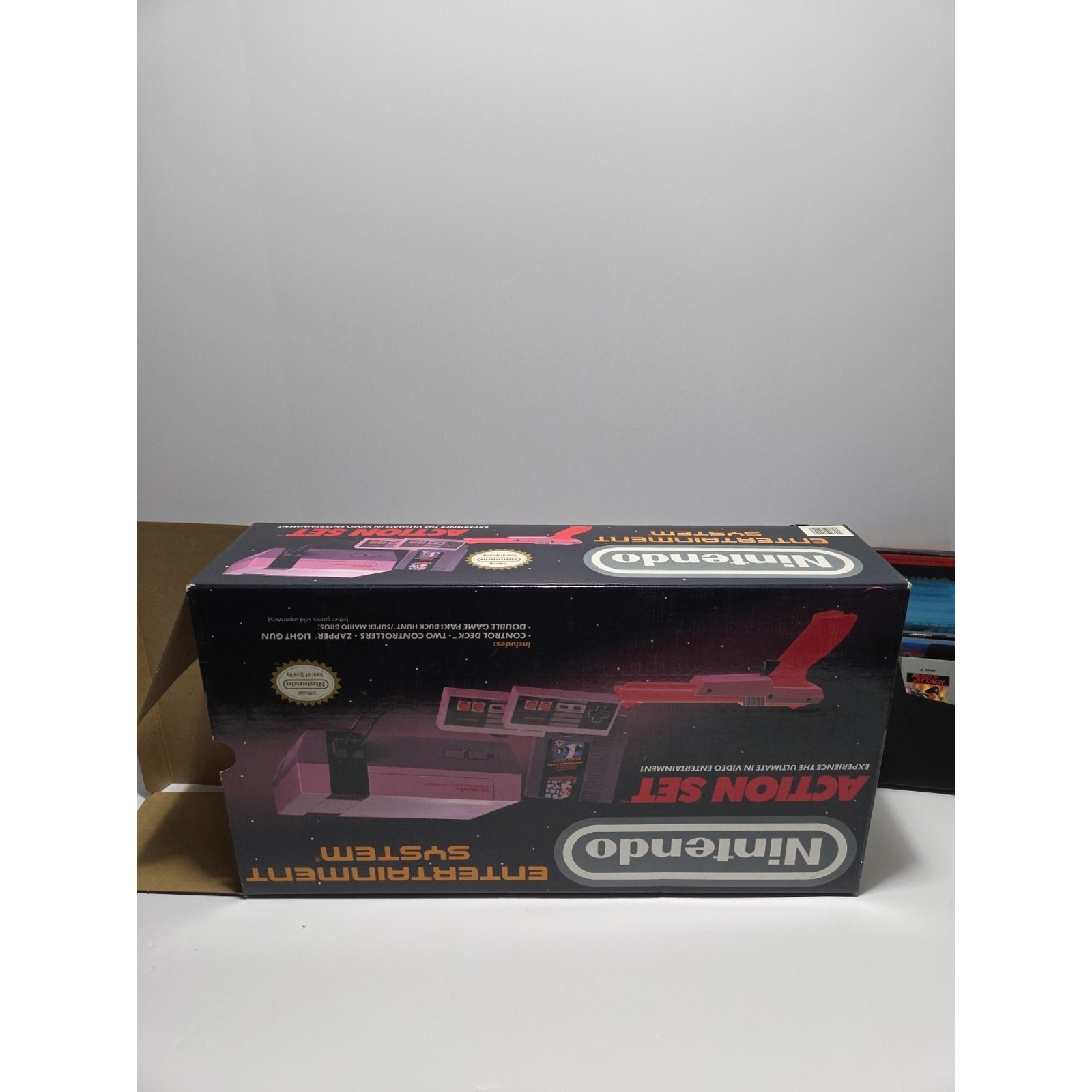 Nintendo NES Action Set Console CIB Zapper Controllers 15 Games Bundle