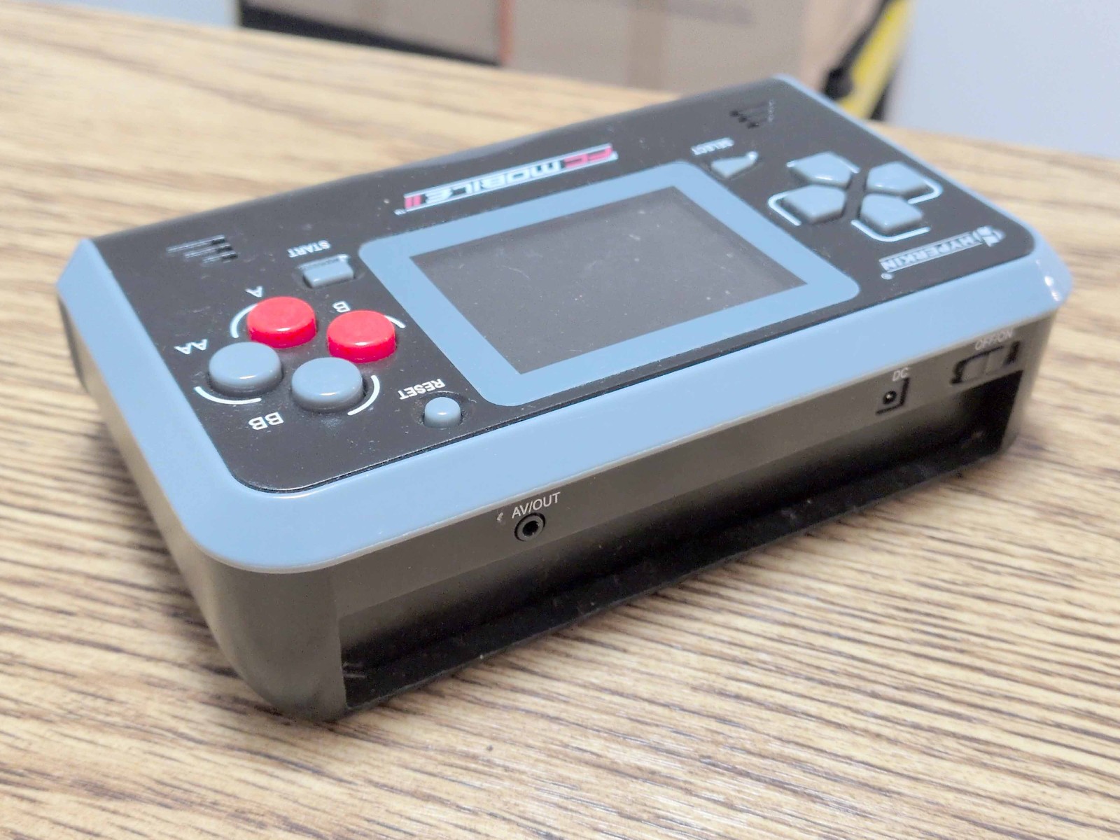 (untested) Hyperkin FC Mobile II 2 – Portable Nintendo NES – Black (Sold as is)
