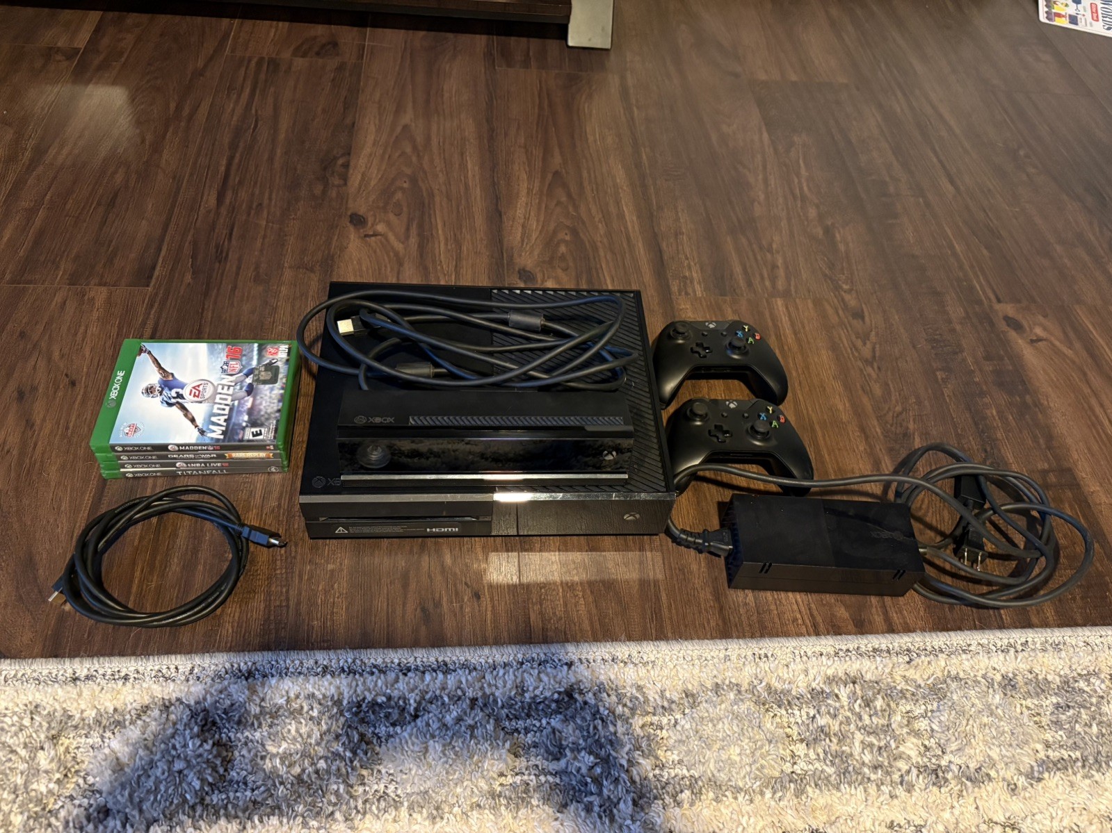 Xbox One 1TB Console With 2 Controllers, 4 Games and Kinnect, Tested!