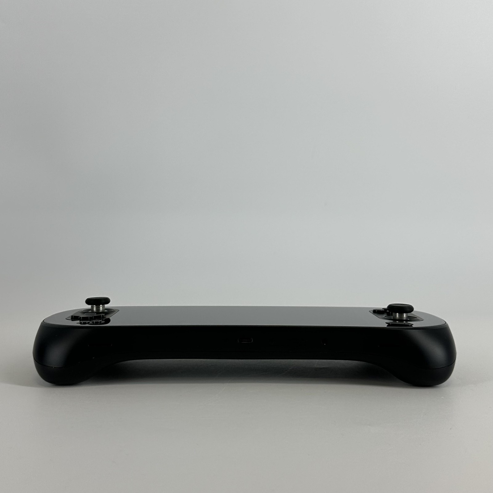 AYANEO 2 Console Black 2TB w/ Case – Good Condition