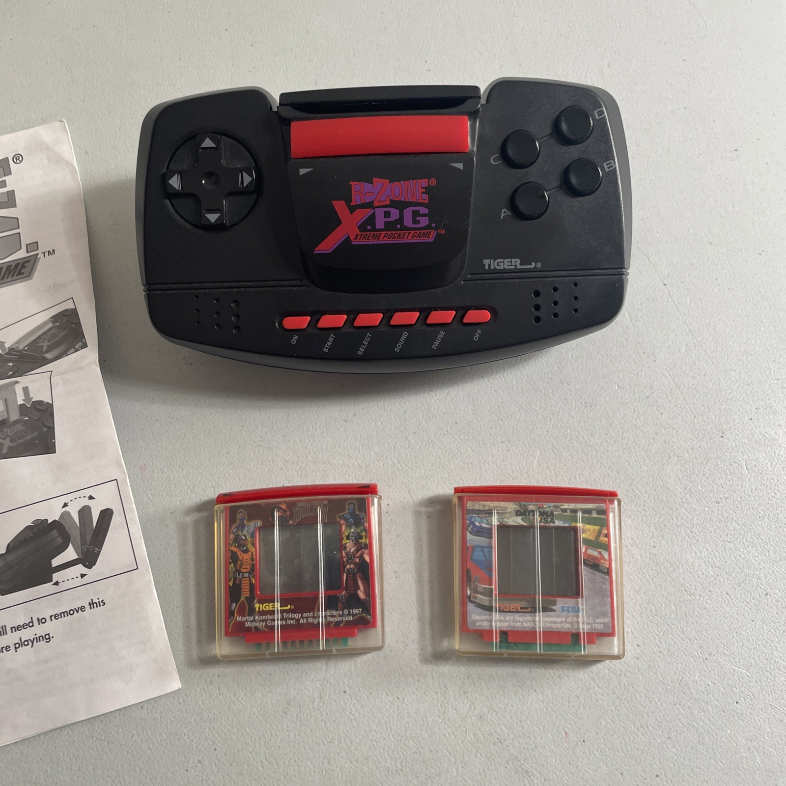 R-Zone X.P.G. Xtreme Pocket Game 1997 Tiger Mortal Kombat Trilogy & Daytona USA