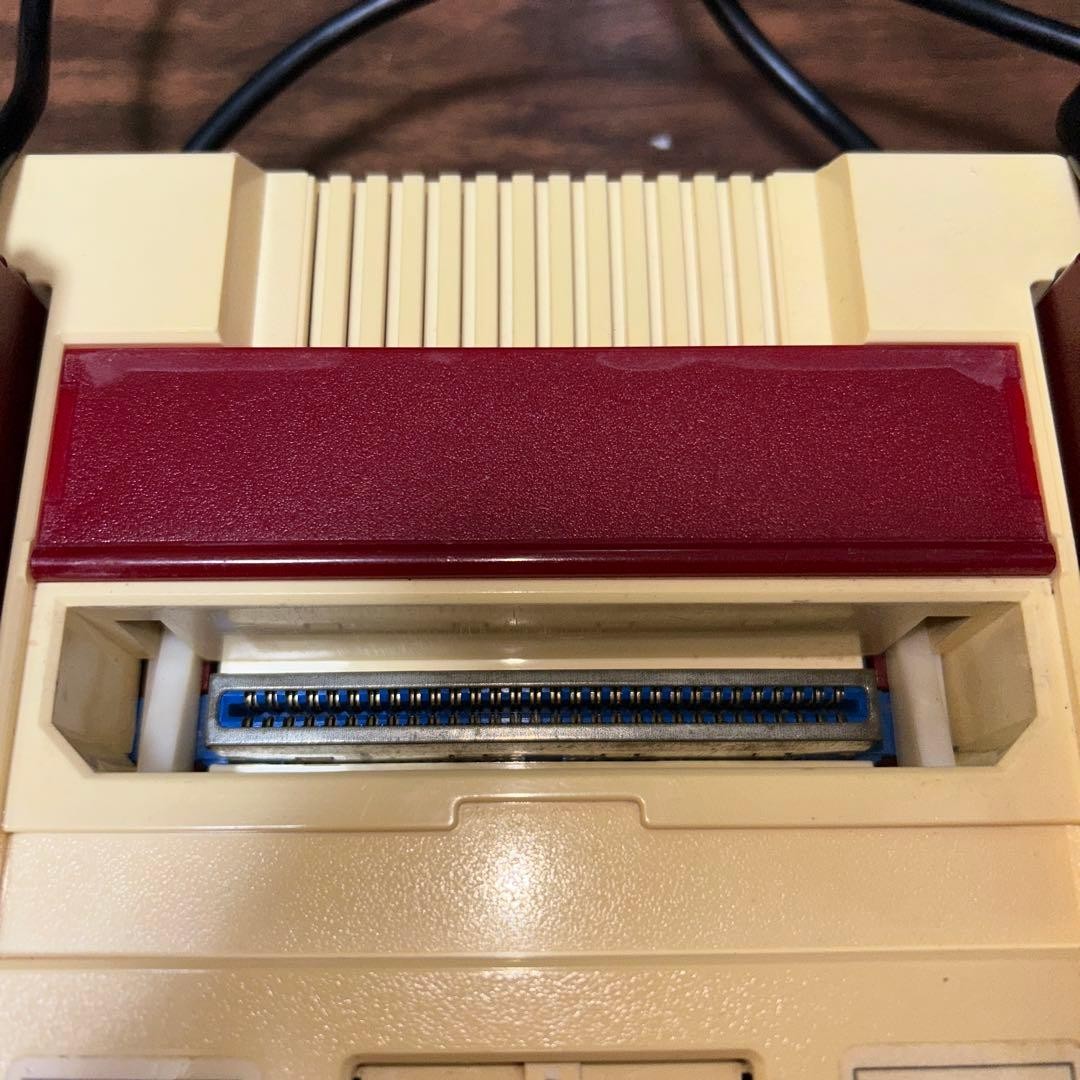 Vintage Nintendo Famicom console and game set, working condition confirmed D479