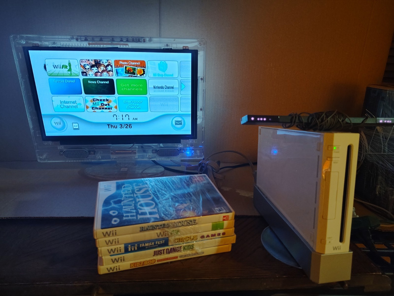 Nintendo RVL-001 Wii Console, 5 Games, 2 Controllers, 2 Nunchuck Tv Not Included