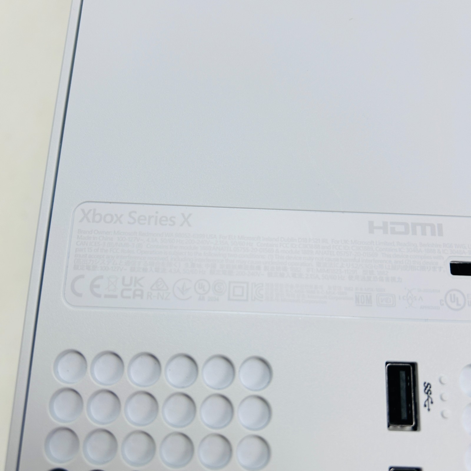 Microsoft Xbox Series X All-Digital 1TB Console Gaming System Robot White 1882