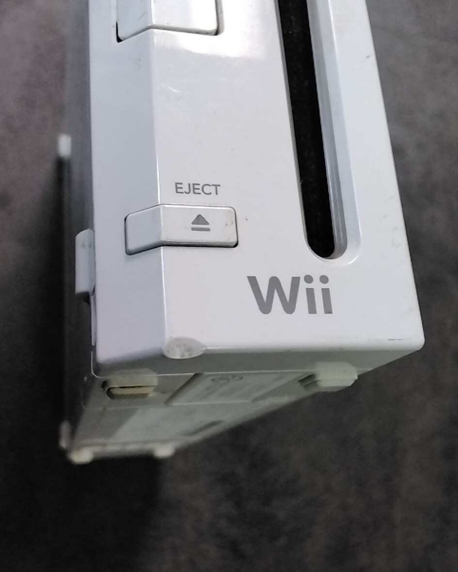 Nintendo Wii Console – White (For Parts / Not Working)