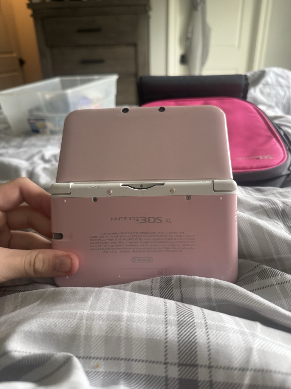 Nintendo 3DS XL Pink/White 3D Capable Handheld System w/ Pink/Black Case