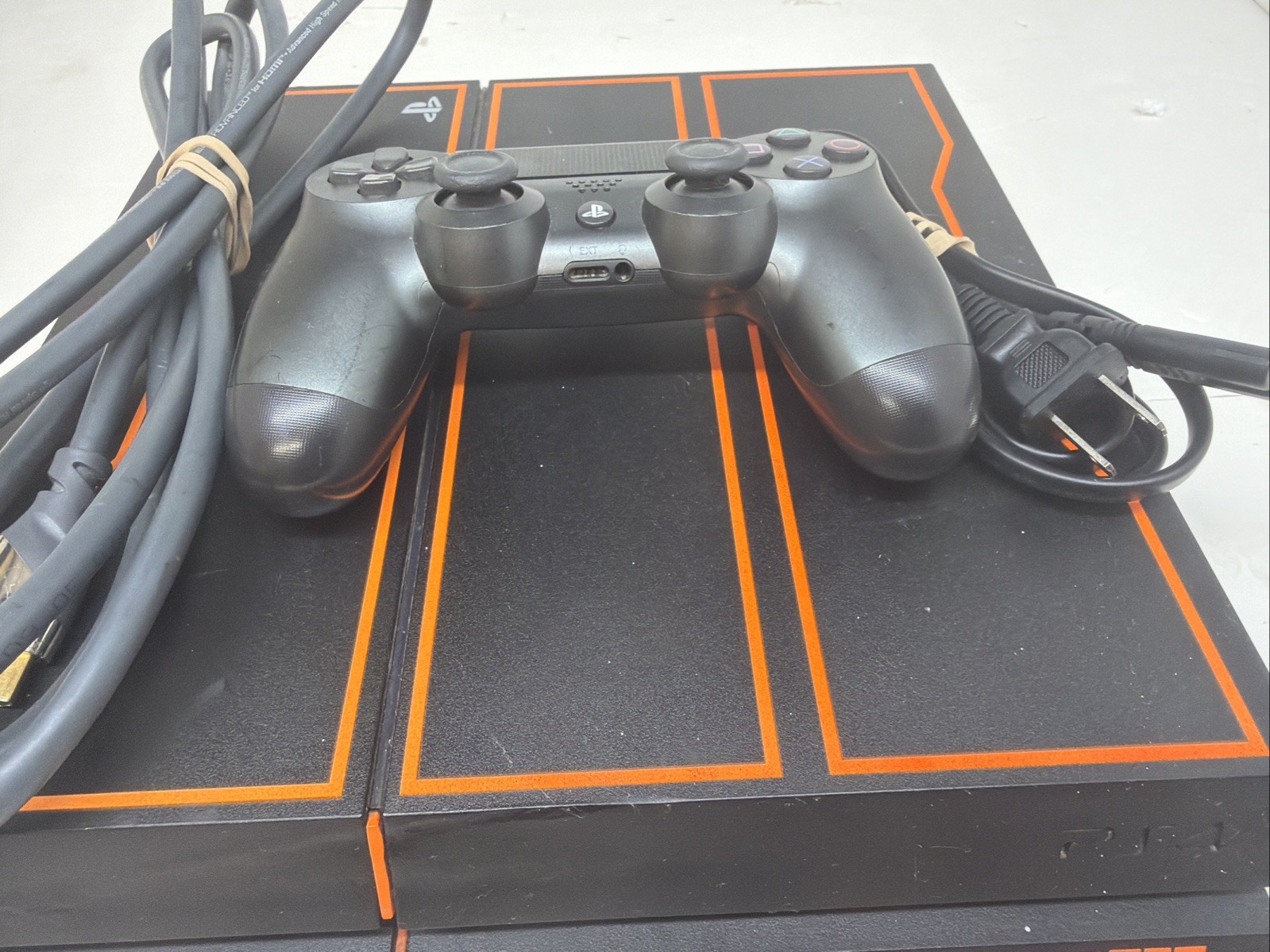 SONY PS4 – SYSTEM – CUH-1215B – 1 T B- BLACK OPS III Tested /cables/Remote