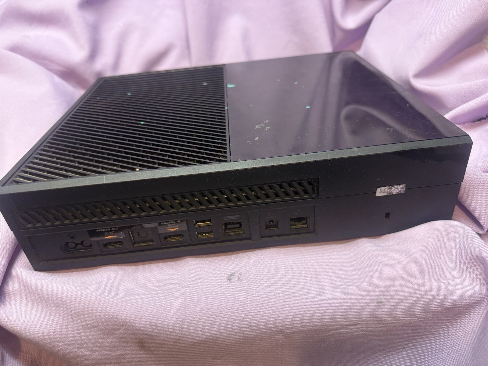 Microsoft Xbox One 1540 500GB. Works Great! Ships Free!