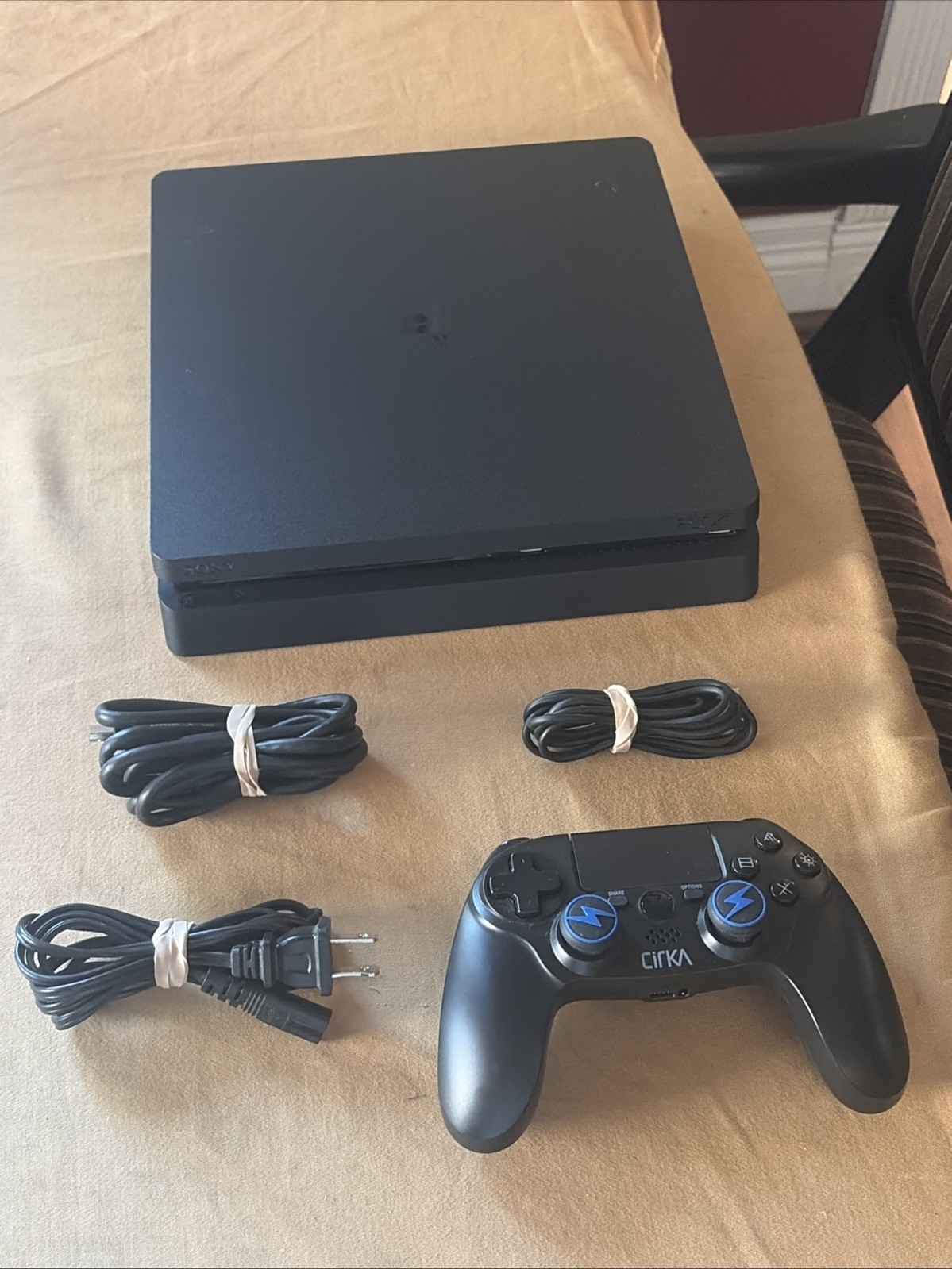 PlayStation 4 Slim PS4 1TB Black Console CUH-2215B v13.02 w/Cables Controller(2