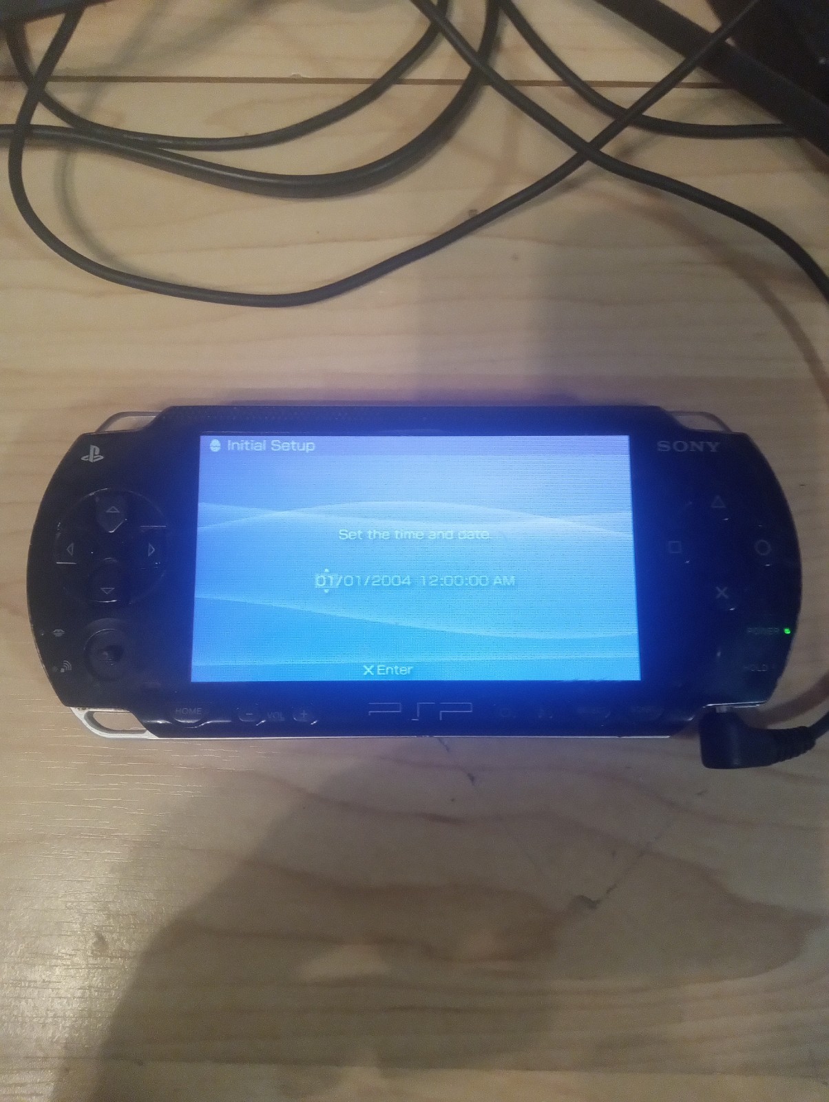 PSP 1001 CONSOLE+AC ADAPTER/NO TOGGLE BUTTON OR BATTERY & COVER/ SEE…