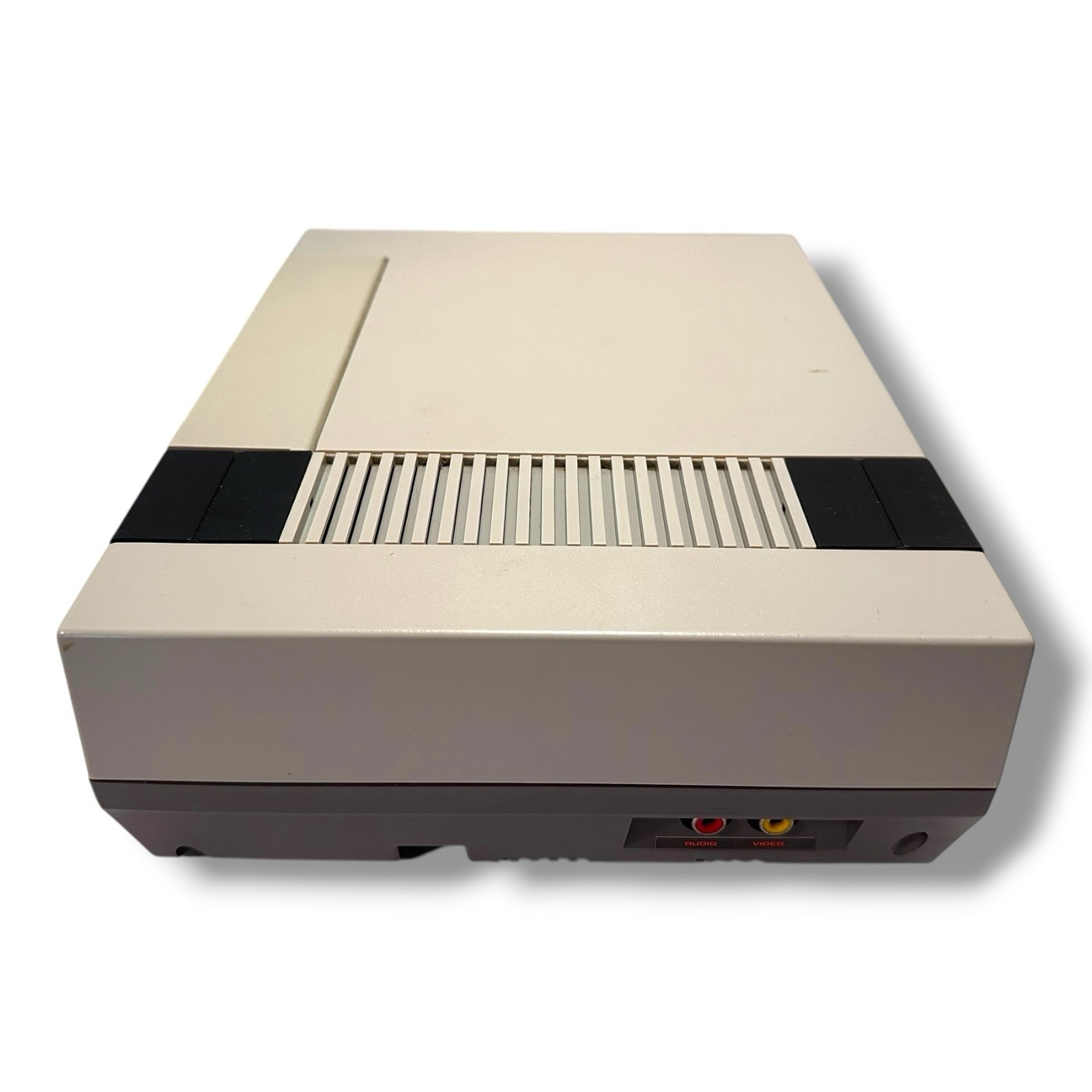 Nintendo NES-001 Entertainment System Console w/ Cords Controllers 7 Games READ