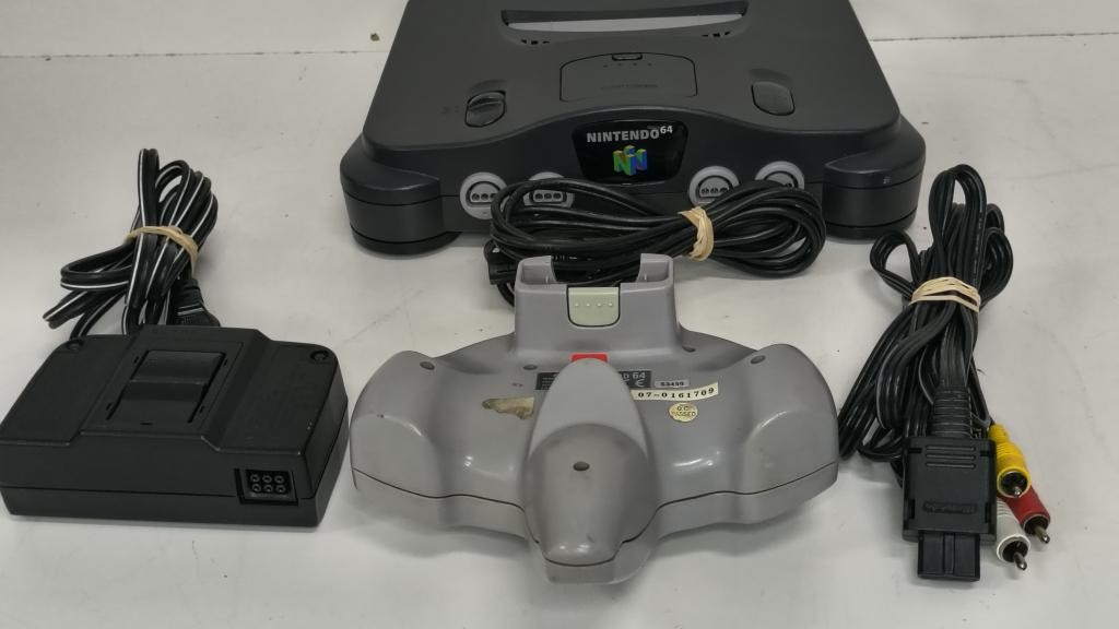 NINTENDO 64 GREY W/1MOTE (P14027412)