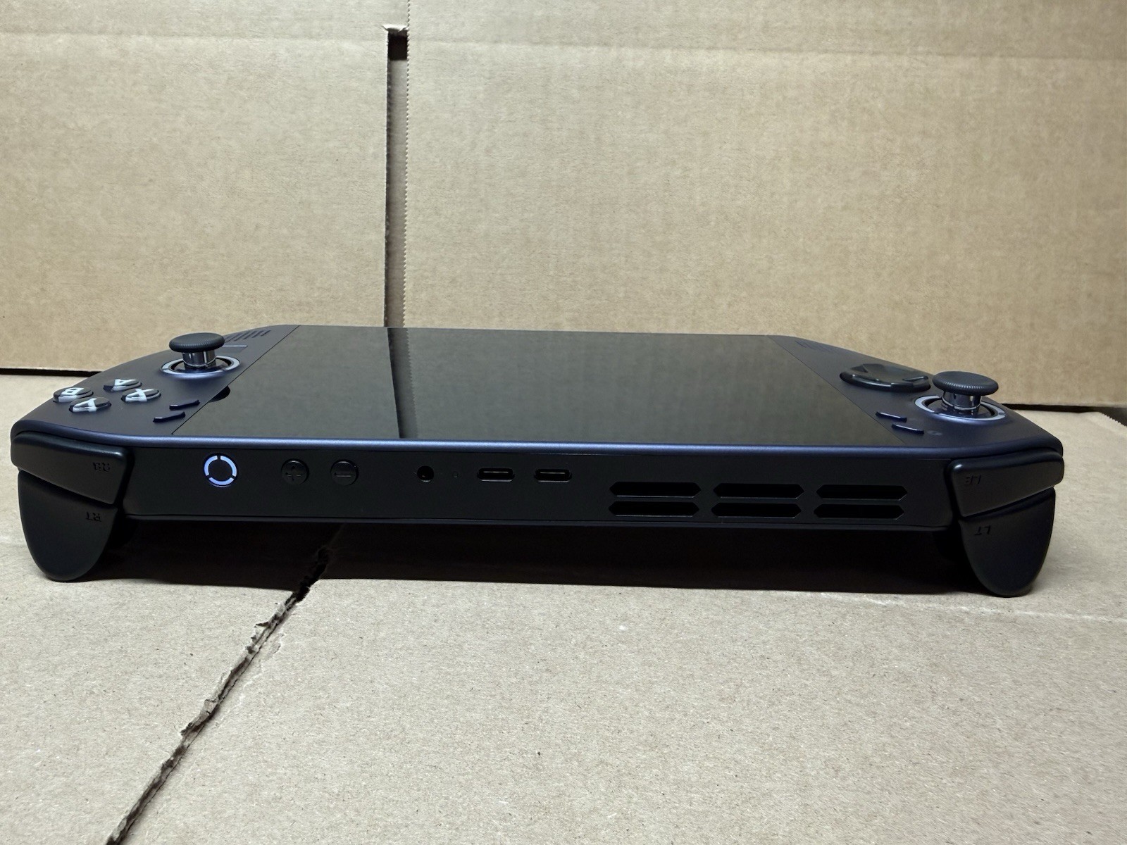 Lenovo Legion Go S Ryzen Z1 Extreme, 32GB RAM, 1TB SSD, SteamOS, Sling Case WP