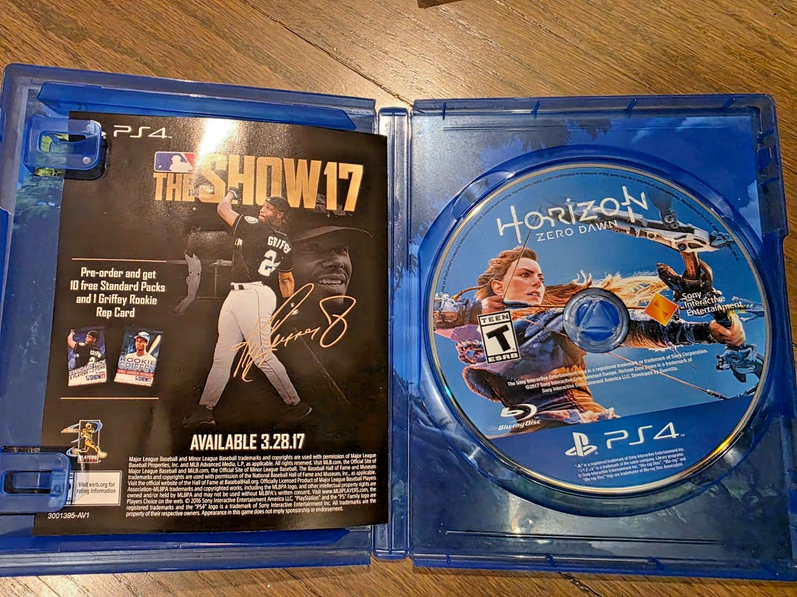 Sony PS4 500GB Console Bundle w/ Controller & 12 Games CUH-1115A Tested