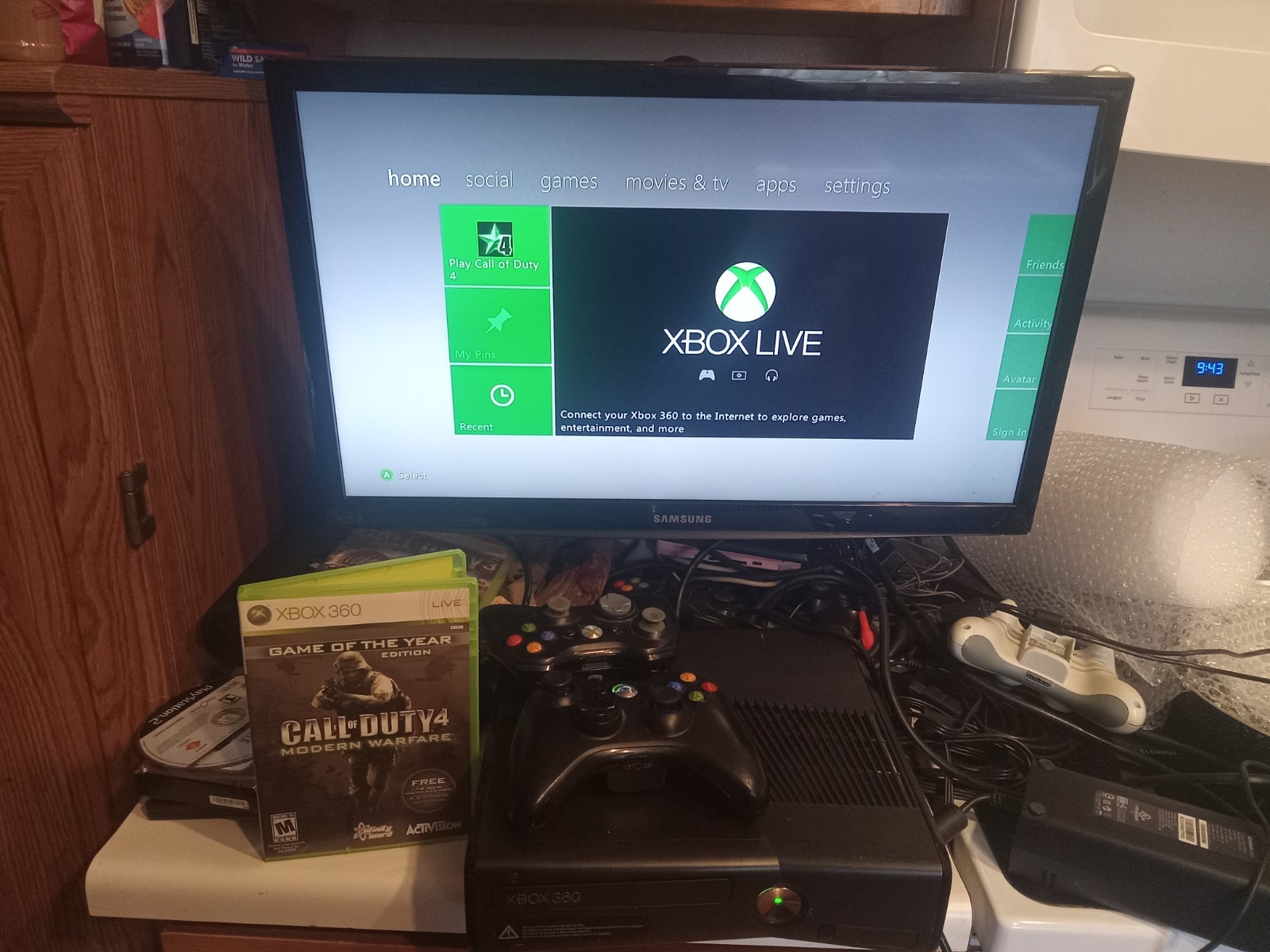 Fun! Microsoft Xbox 360 Bundle 250GB Built-In Wifi – 6 Games + 2 Controllers