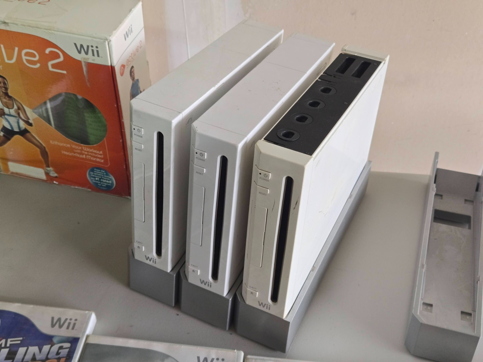 Nintendo Wii 3 Consoles Remotes w/ 10 Games Controllers Mario Sonic HUGE LOT