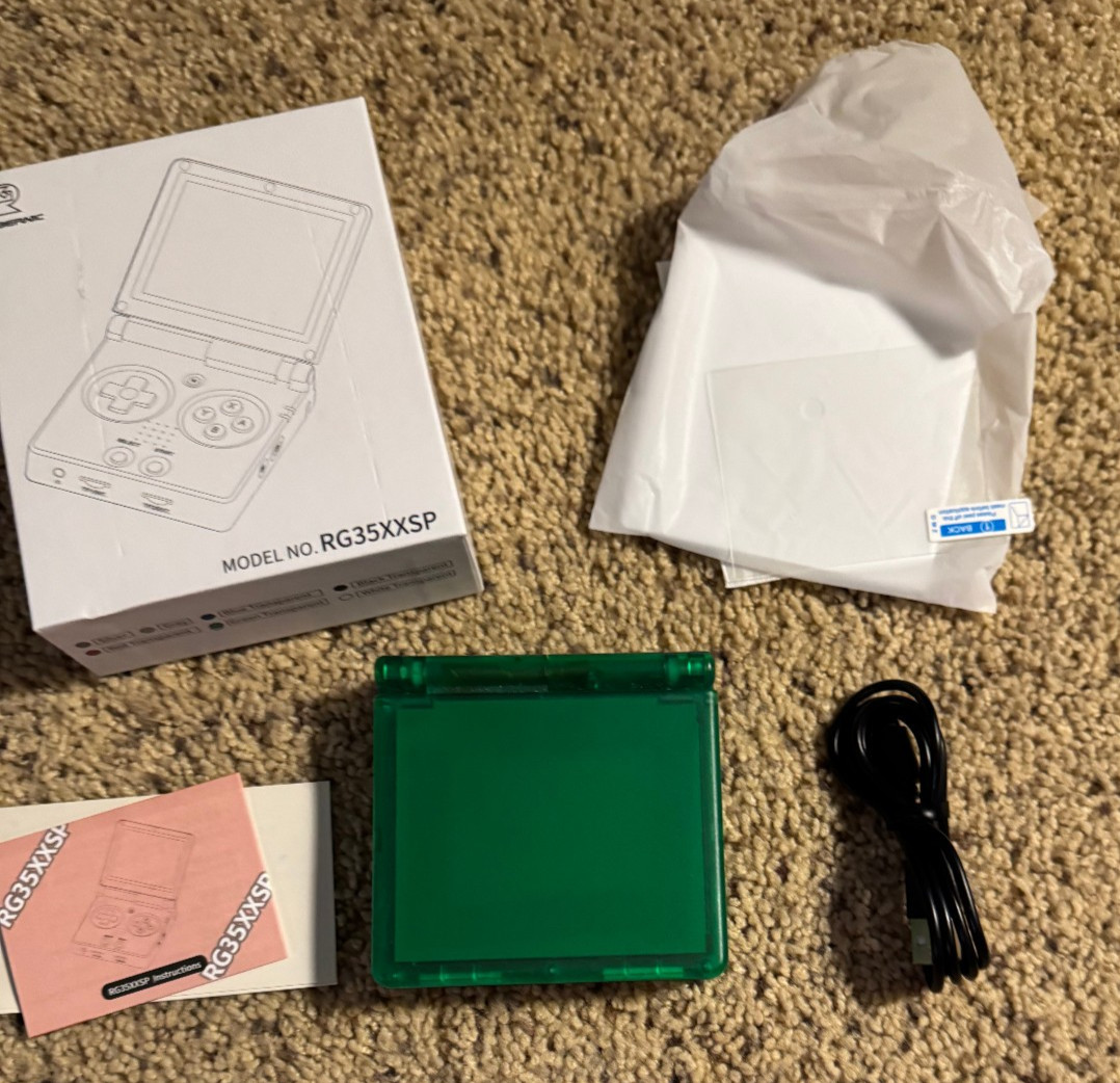 Anbernic game console RG35XXSP Flip Green, W/32GB Sandisk SD card, charger