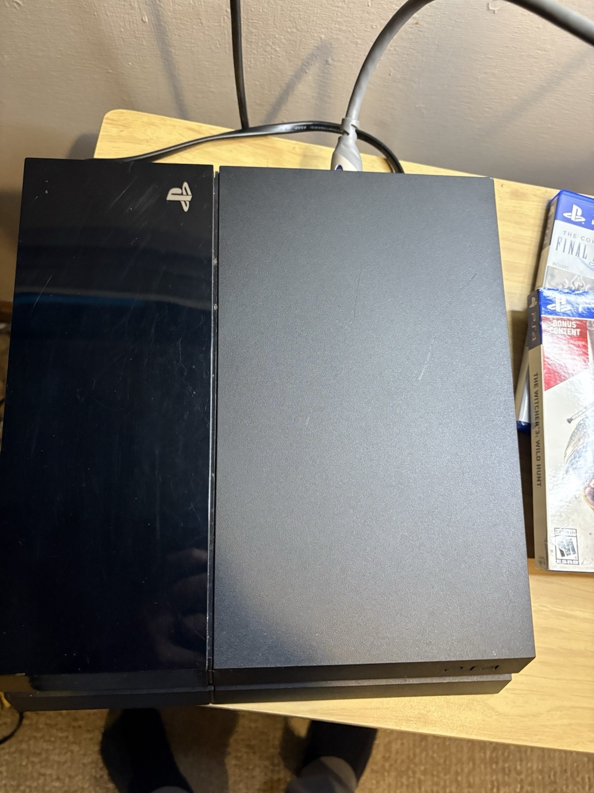 Sony Playstation 4 500GB Black Console PS4 W/ 2 Controllers,Cords, 2 Games