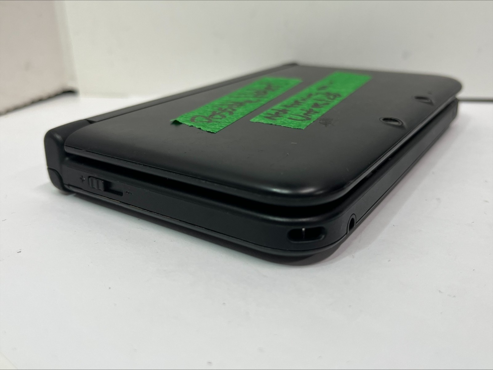 FOR PARTS! Nintendo 3DS XL – Black – Possible Water Damage! (B387)