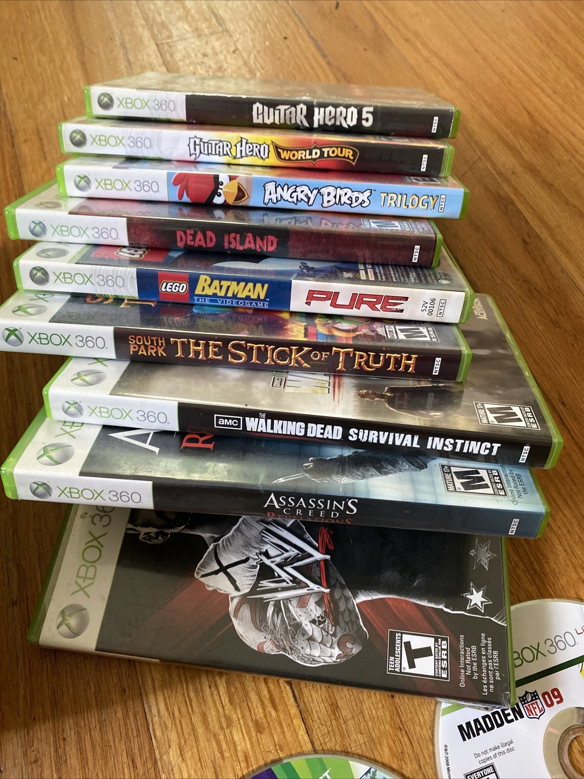 Read Description Xbox 360 White 250GB Console Bundle With 19 Games