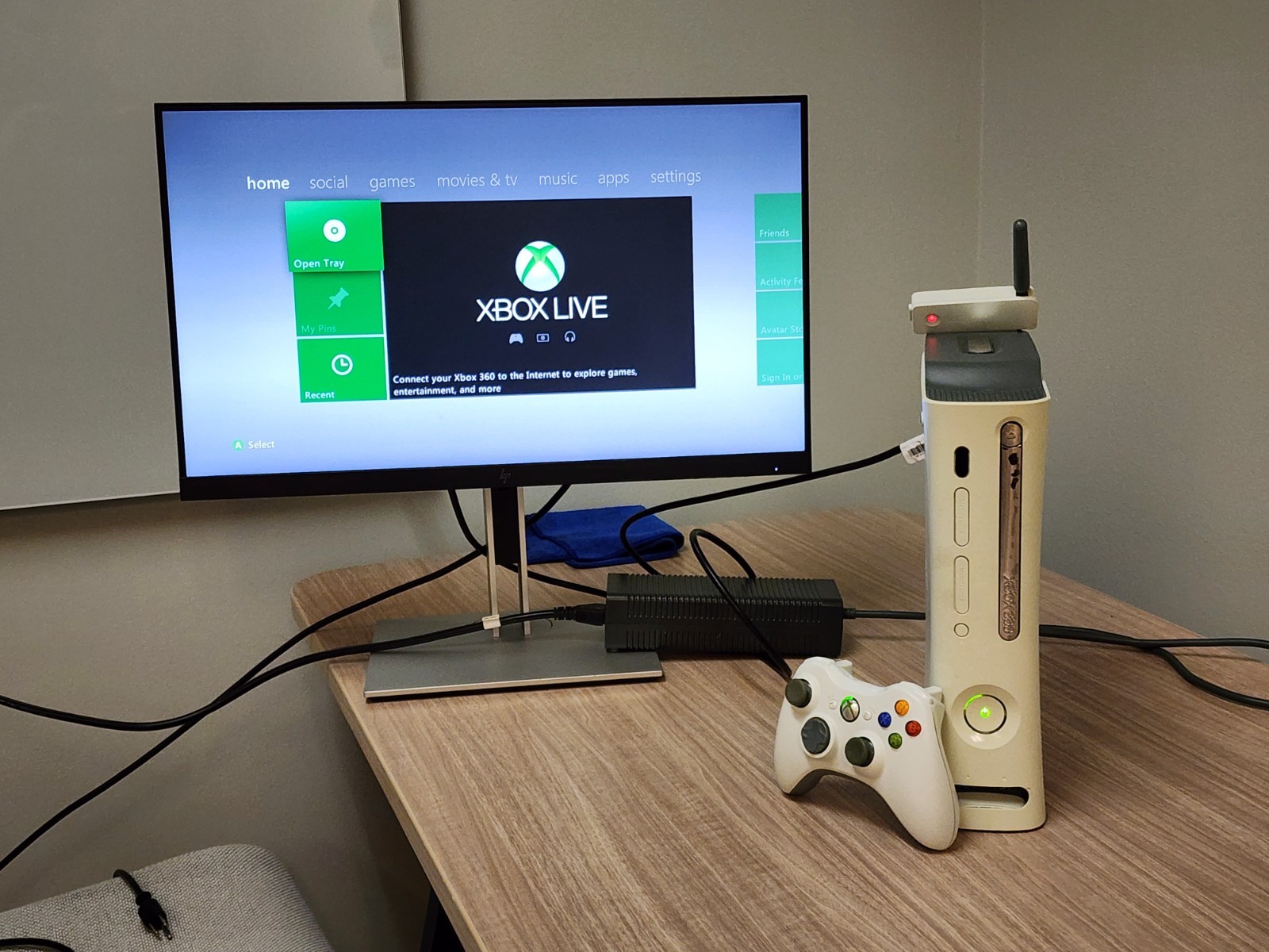 Microsoft Xbox 360 Pro 20GB Console – Matte White w/ Controller + Wi-Fi Adapter
