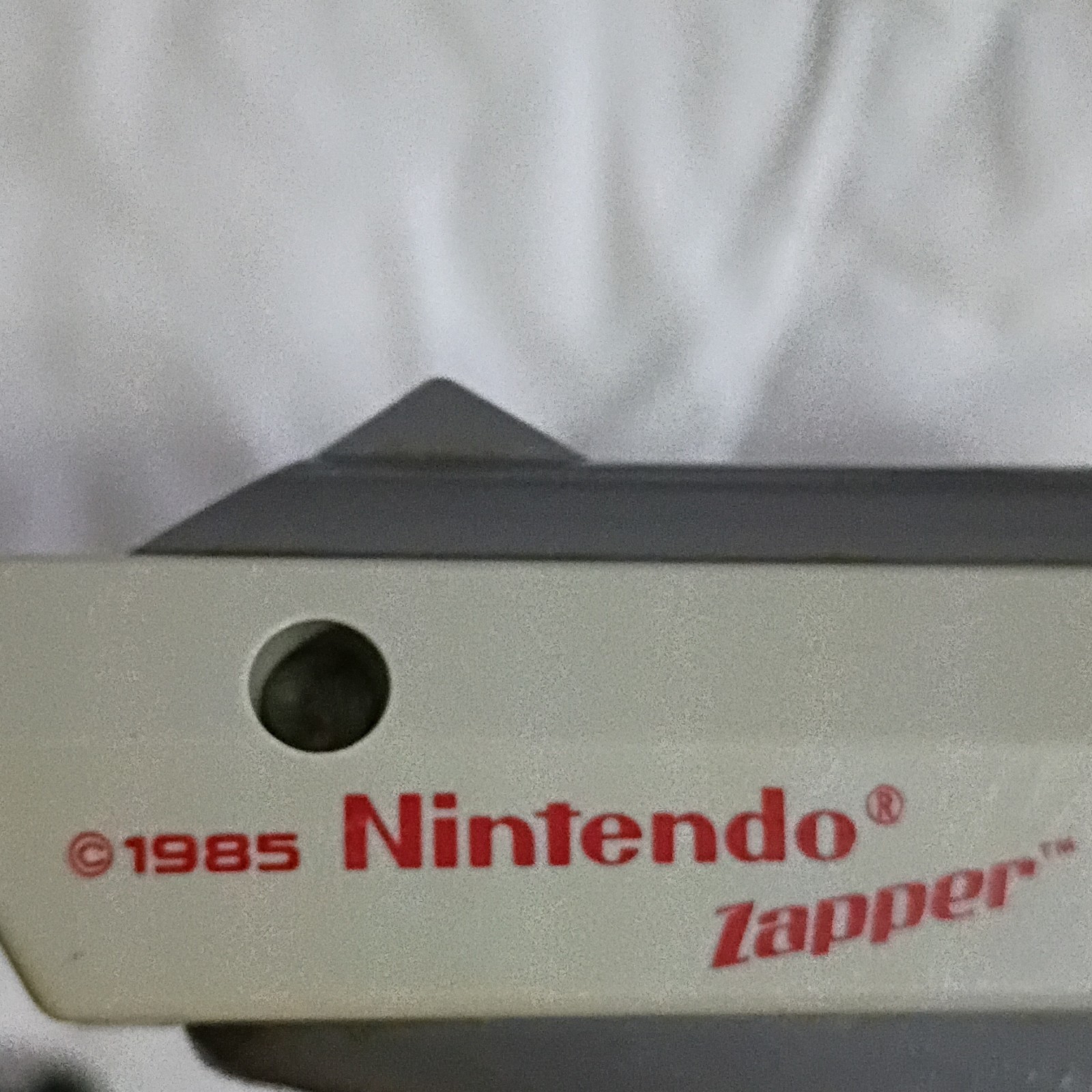 Nintendo NES-001 Entertainment System Console Bundle 2 Controllers Zapper Games