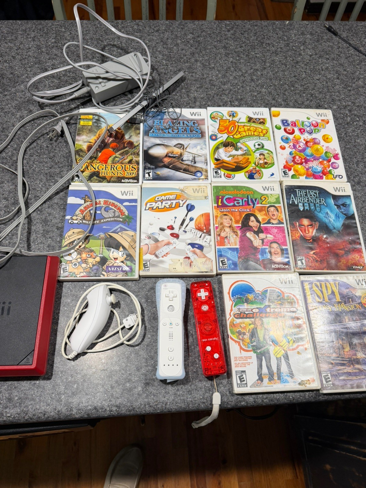 Wii Mini Authentic, Ten Games, Two controllers, one nunchuck!