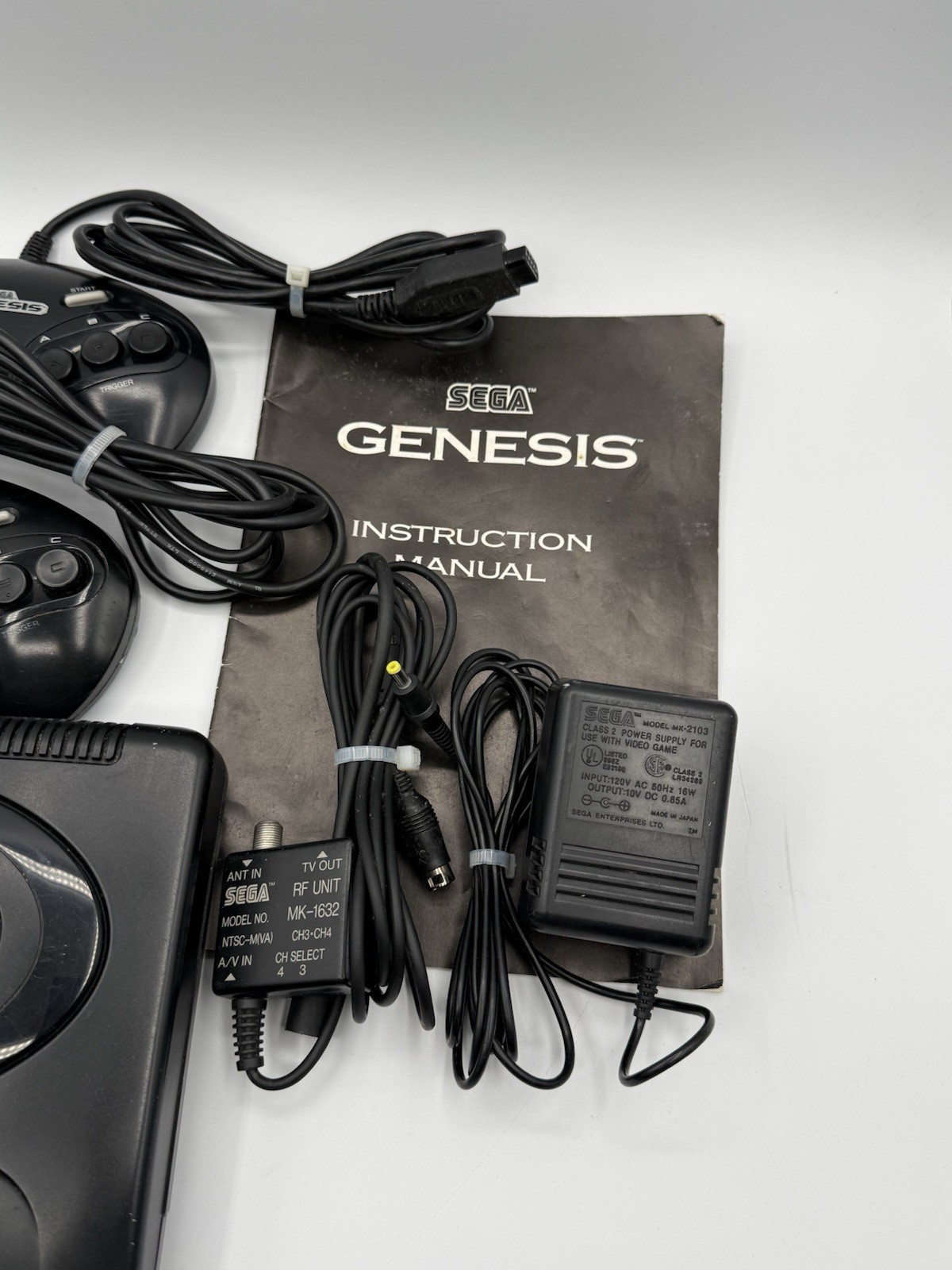 Sega Genesis Model 2 MK-1631 Console System + 2 Remotes / Cables & Manual TESTED